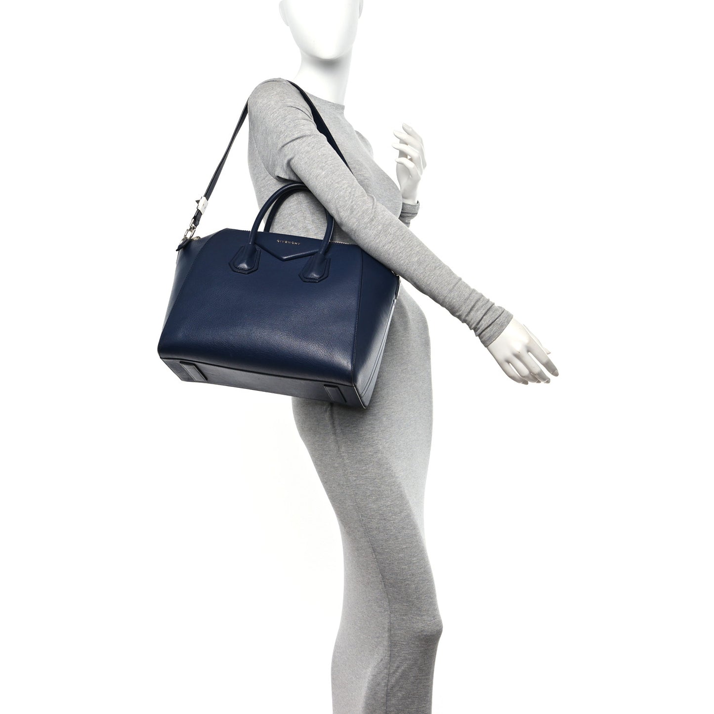 Sugar Goatskin Medium Antigona Navy