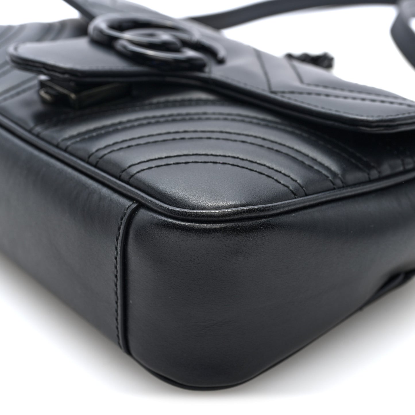 Calfskin Matelasse Monochrome Mini GG Marmont Shoulder Bag Black