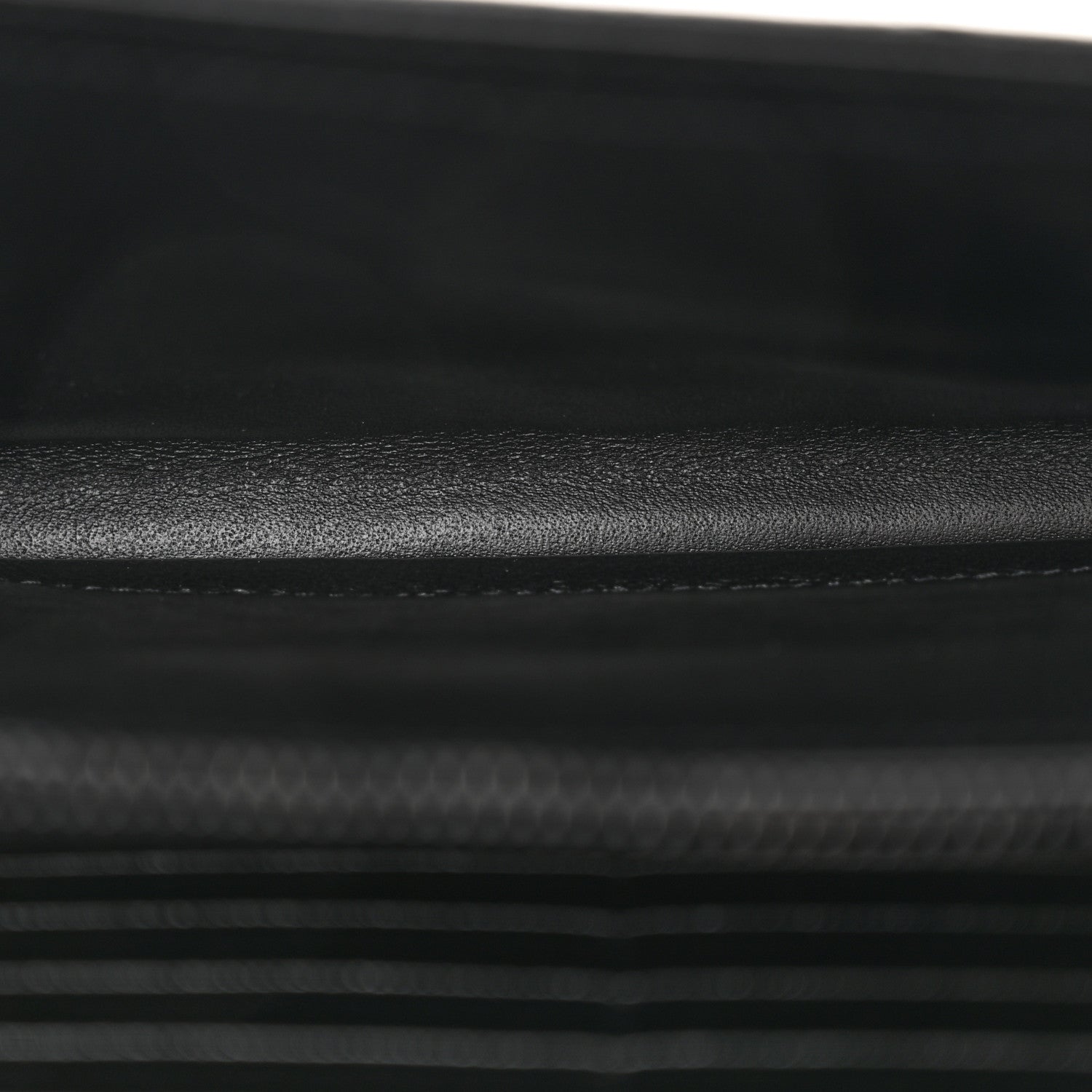 Saint Laurent Grain De Poudre Matelasse Chevron Monogram Monochrome Chain Wallet Black 5 of 11