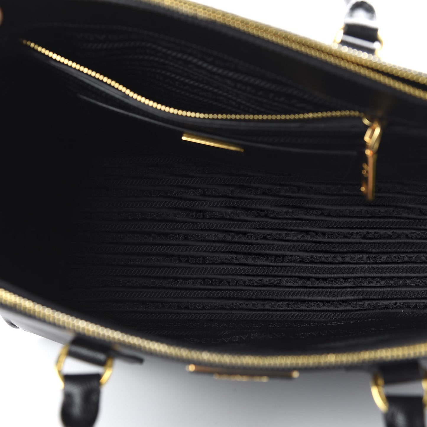 Saffiano Medium Galleria Double Zip Tote Black