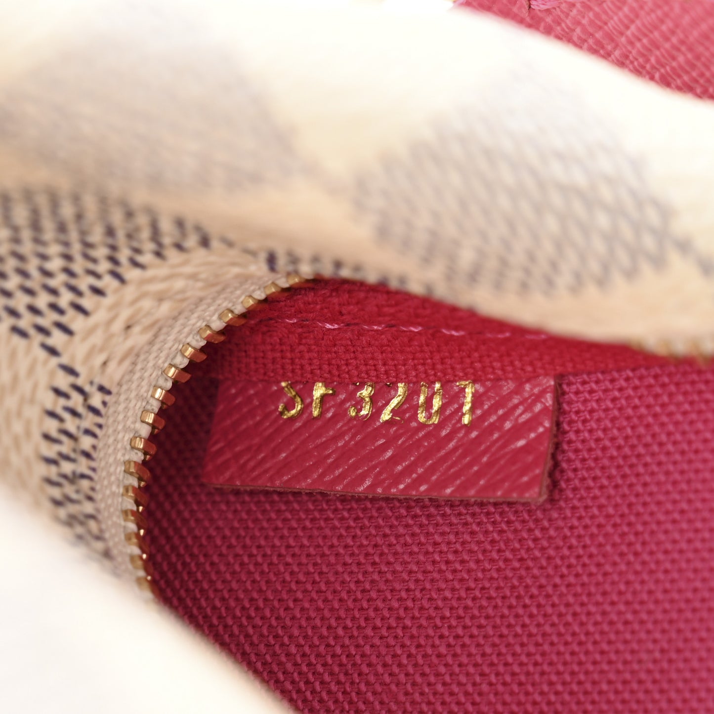 Damier Azur 2021 Christmas Animation Hollywood Mini Pochette Accessories Fuchsia