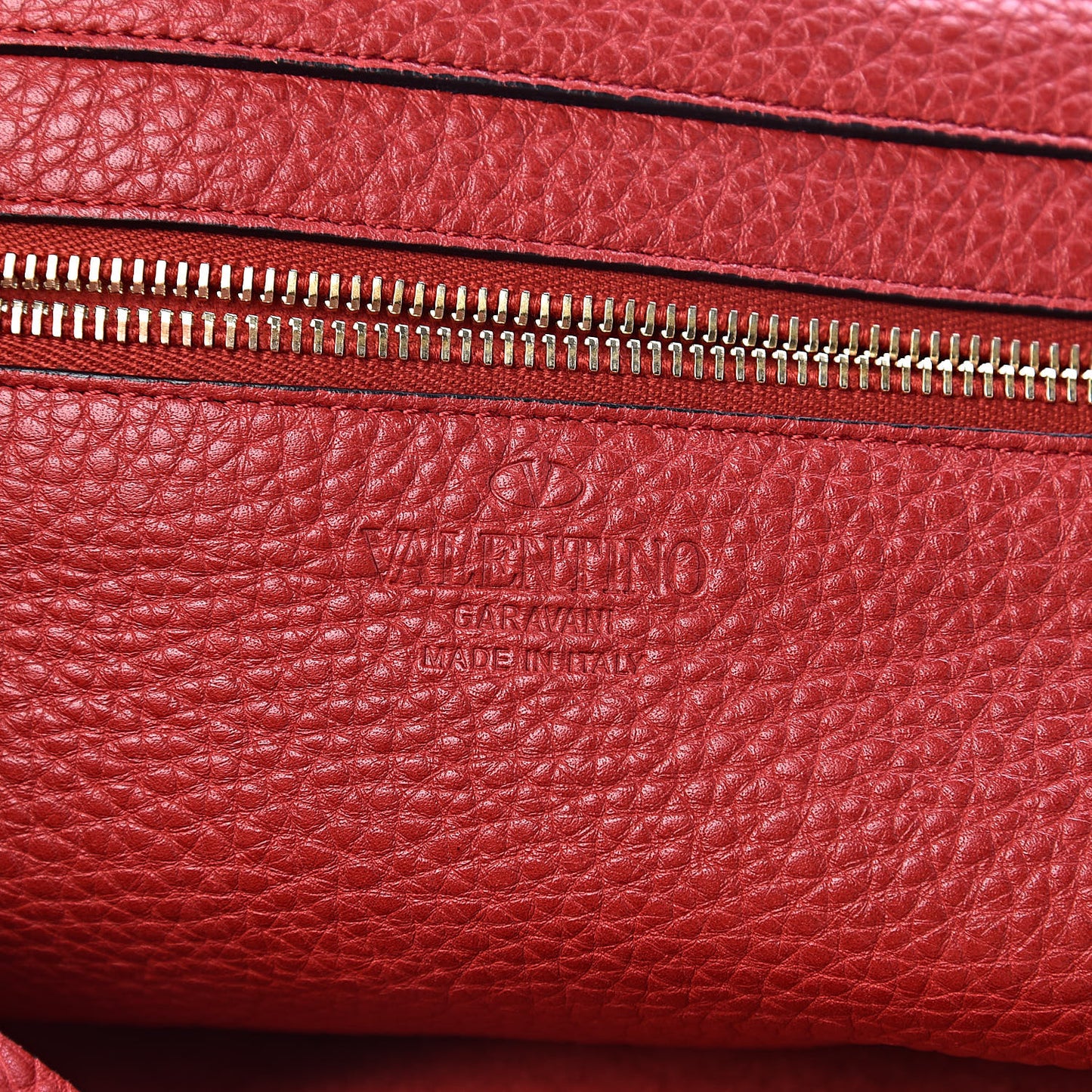 Pebbled Calfskin Medium Rockstud Tote Red