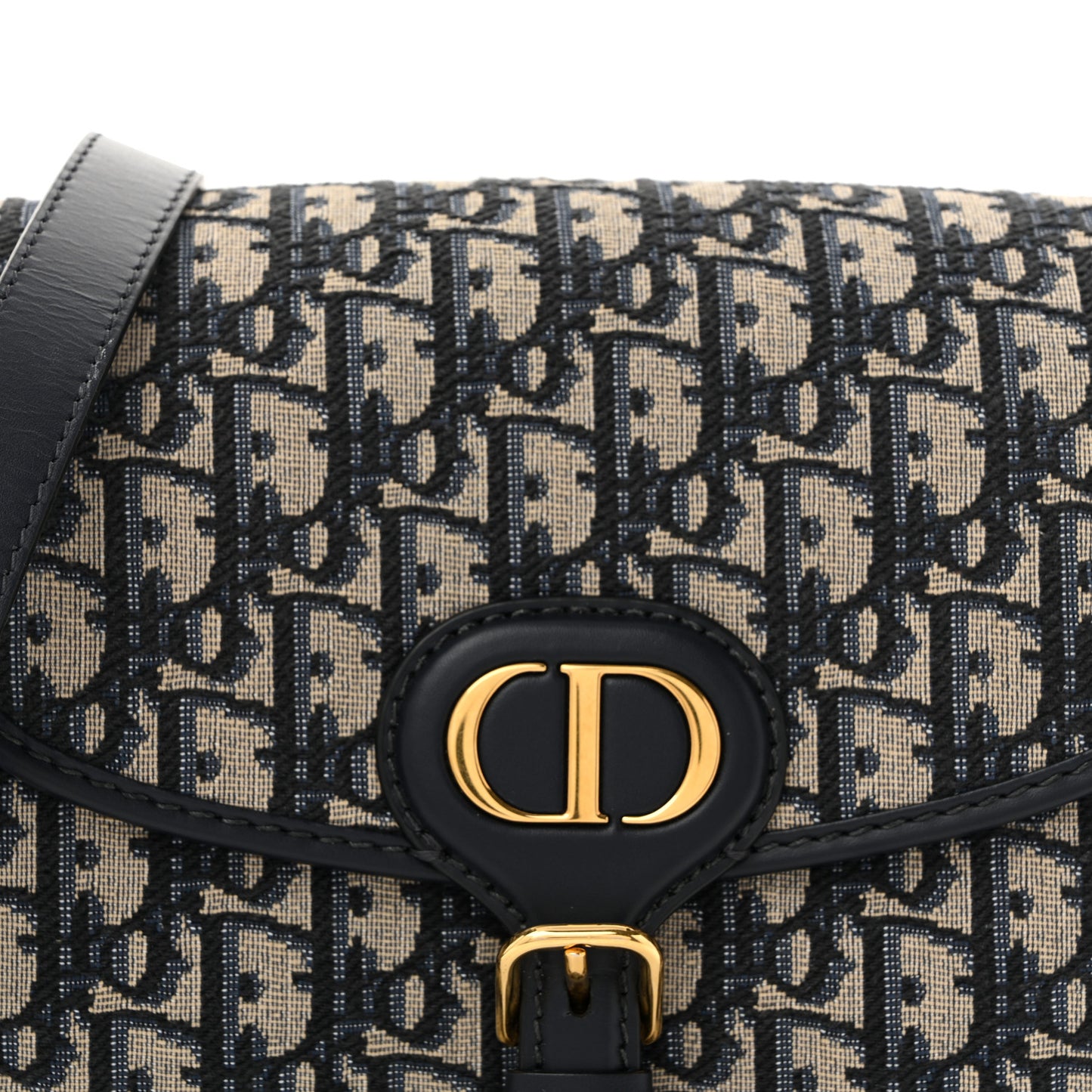 Oblique Medium Bobby Flap Blue