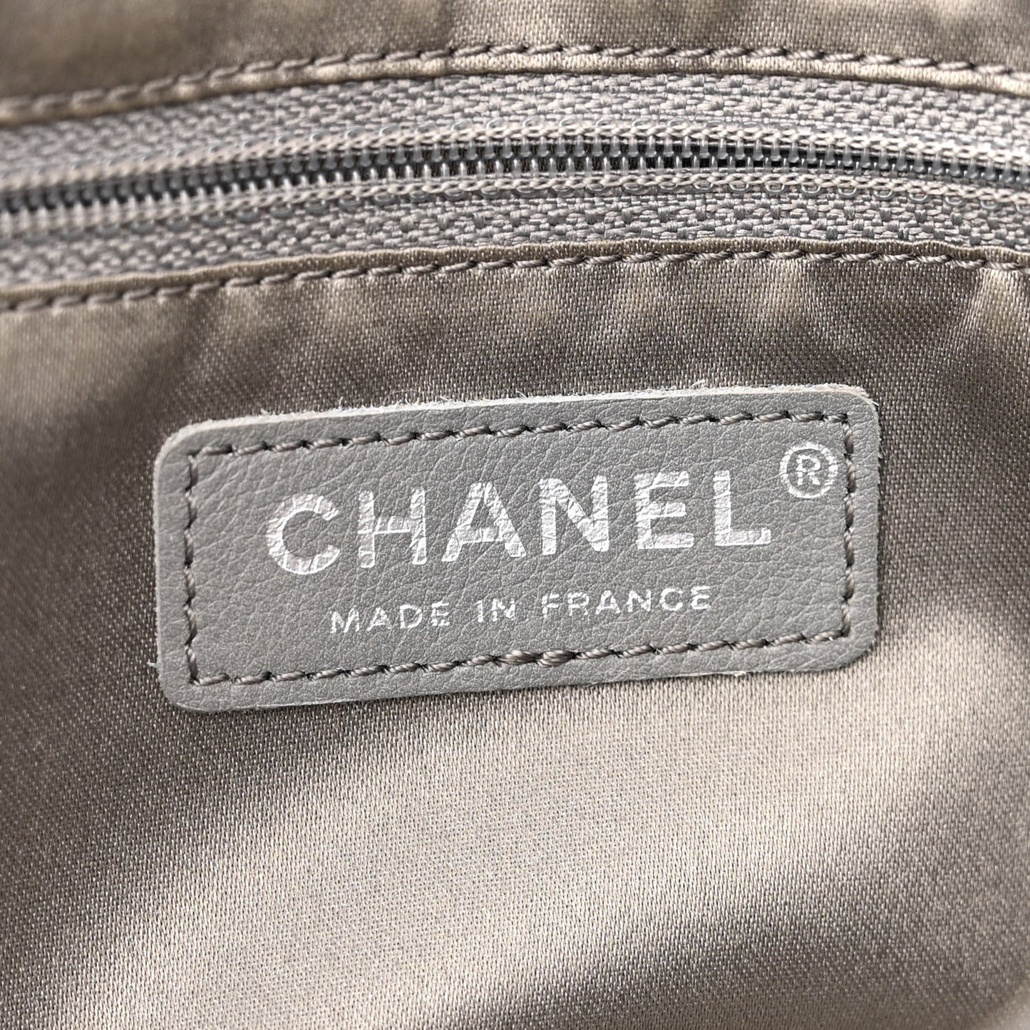Calfskin Small Rock and Chain Flap Black