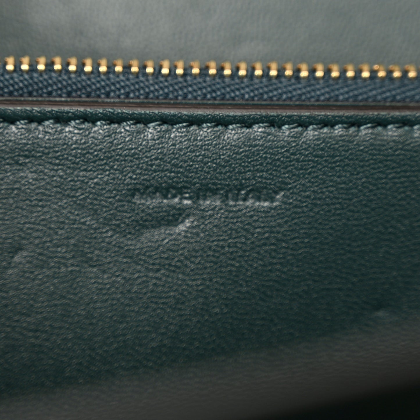 Box Calfskin Classic Box Medium Flap Bag Amazone