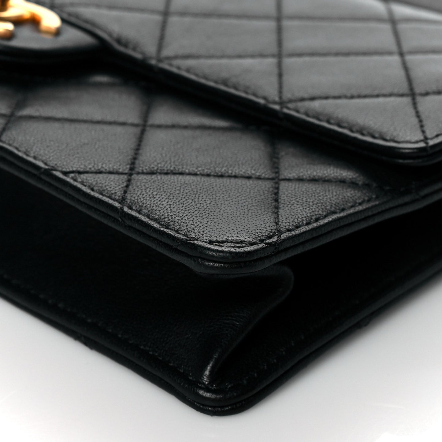 Goatskin Quilted Pearl Chain Flap Bag Black