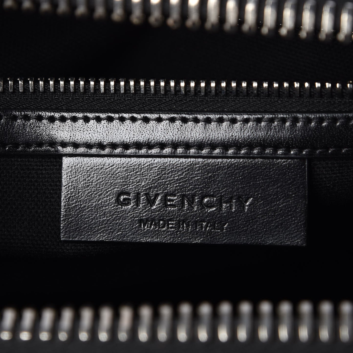 Shiny Lord Calfskin Medium Antigona Black