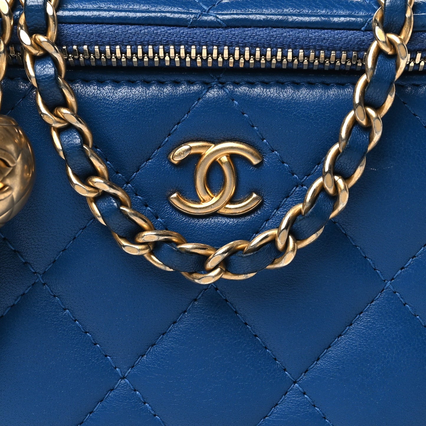 Lambskin Quilted Pearl Crush Mini Vanity Case With Chain Blue