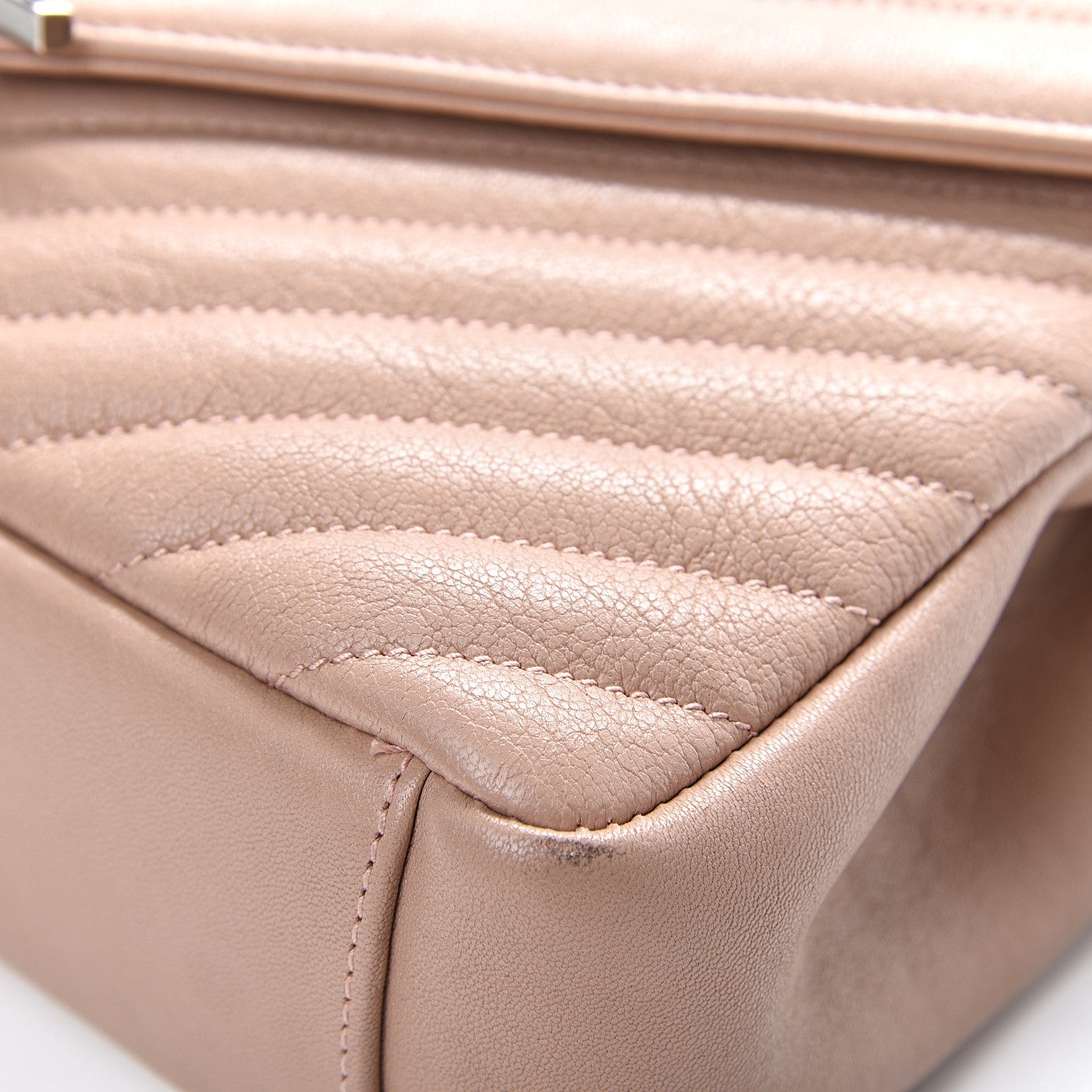 Saint Laurent Sheepskin Matelasse Chevron Monogram Medium College Bag Fard 10 of 14