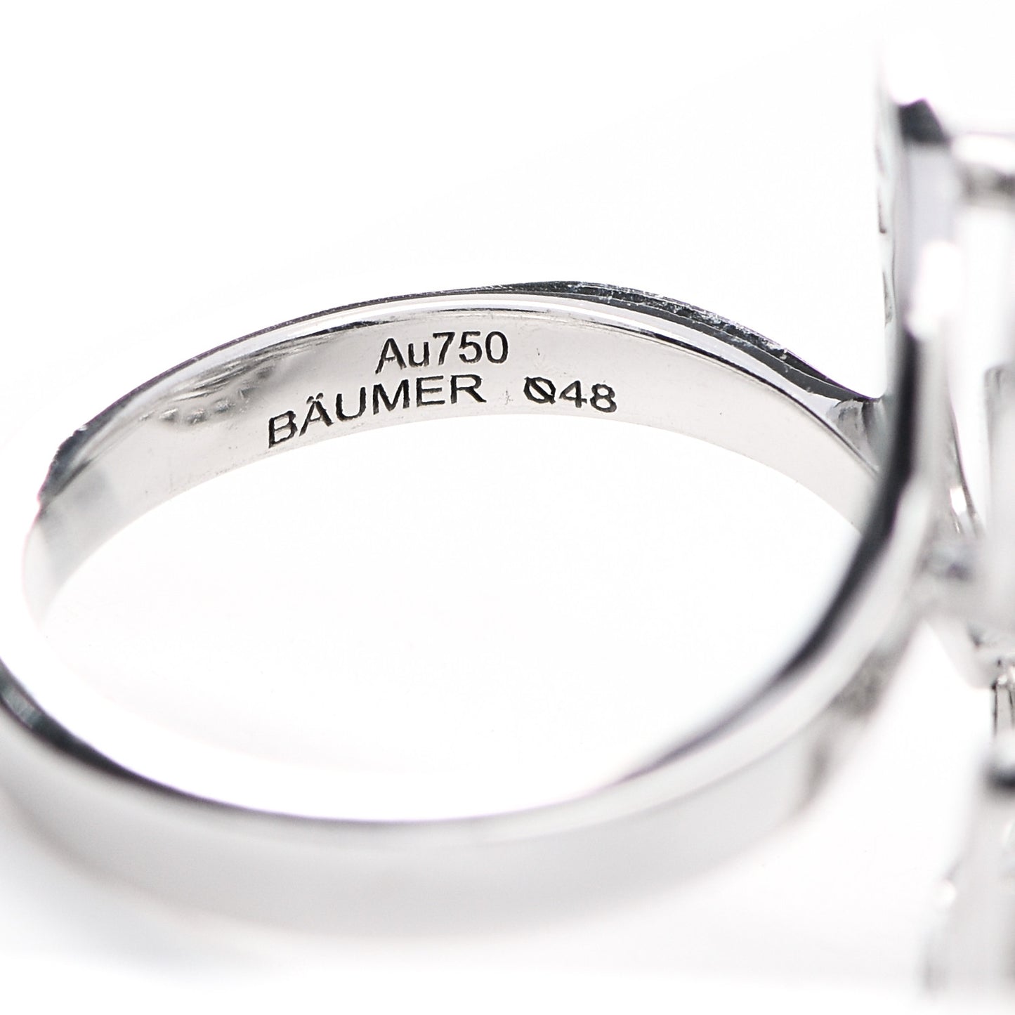 18K White Gold Diamond Fil de Camelie Ring 49 5