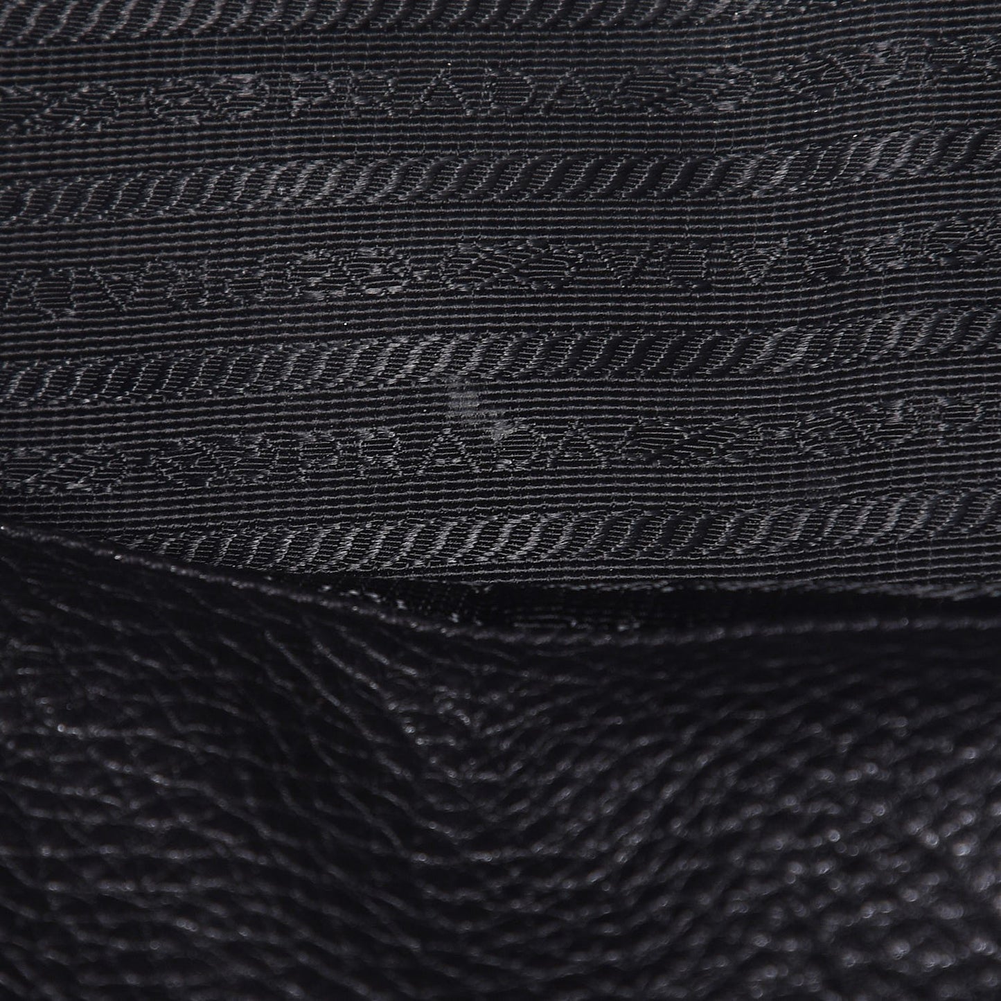 Vitello Daino Shoulder Bag Black