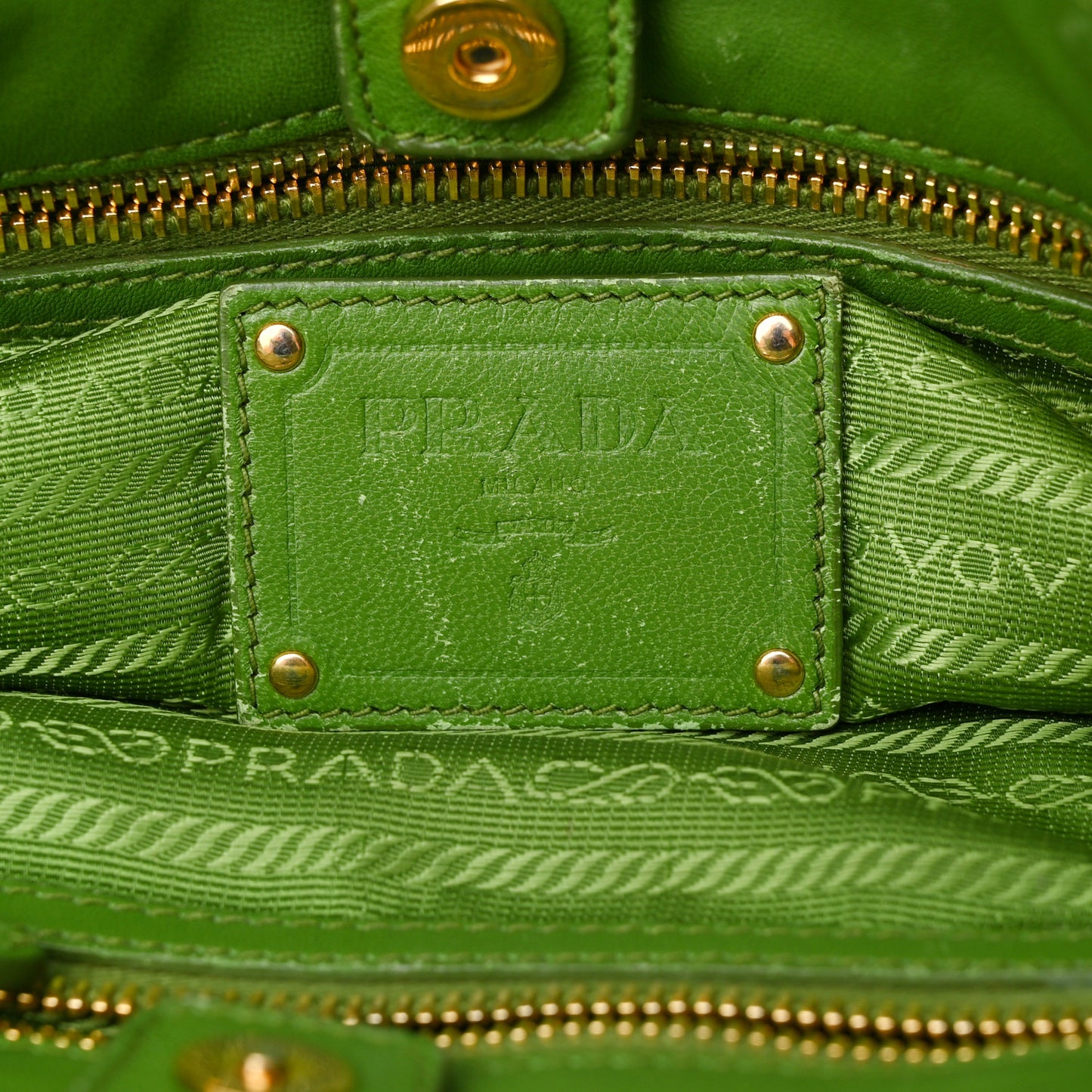 Vernice Gaufre Tote Green