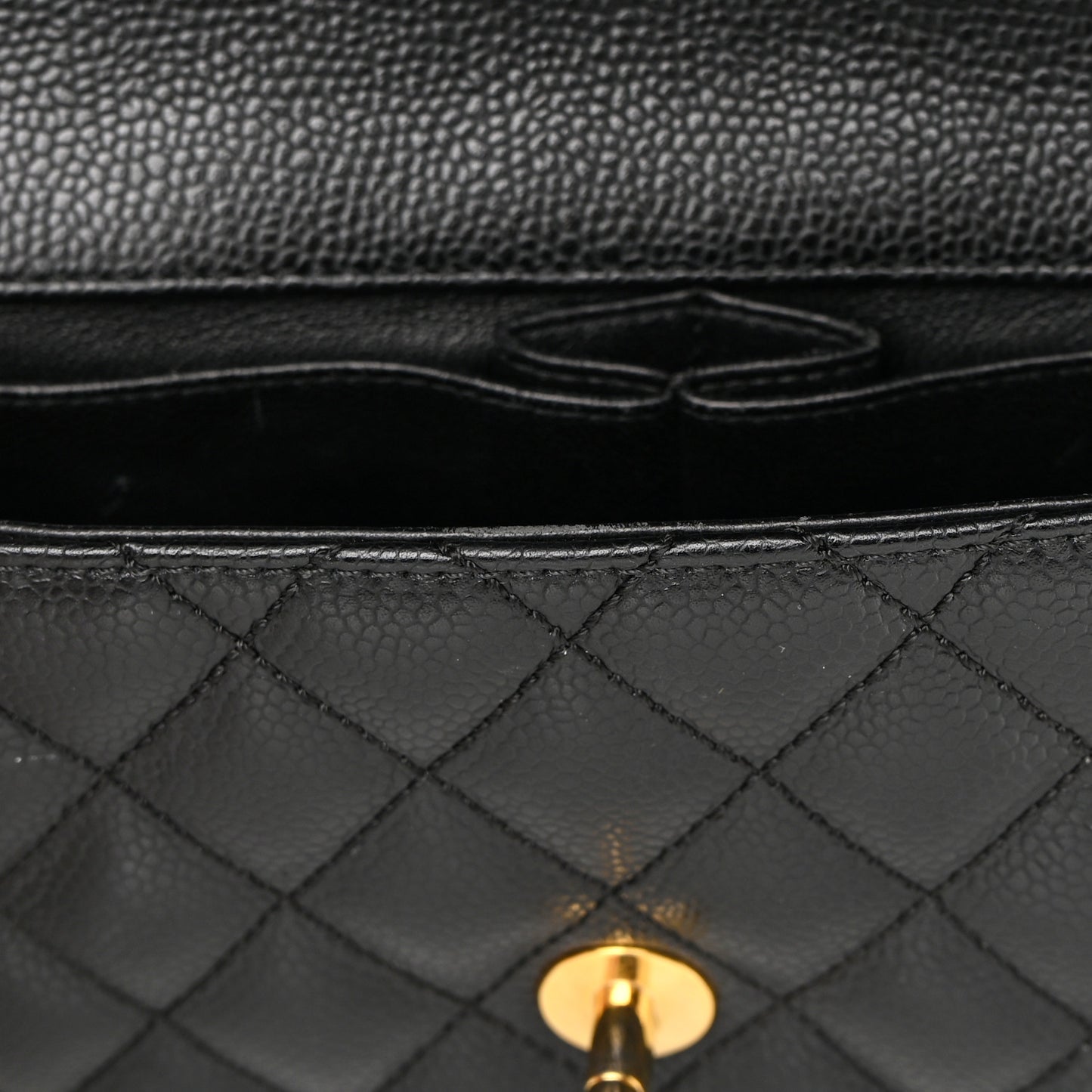 Caviar Quilted East West Flap Black