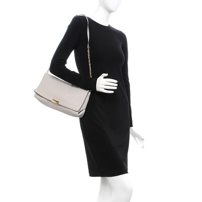 Burberry Signature Grain Medium Mildenhall Crossbody Bag Pale Grey 2 of 8