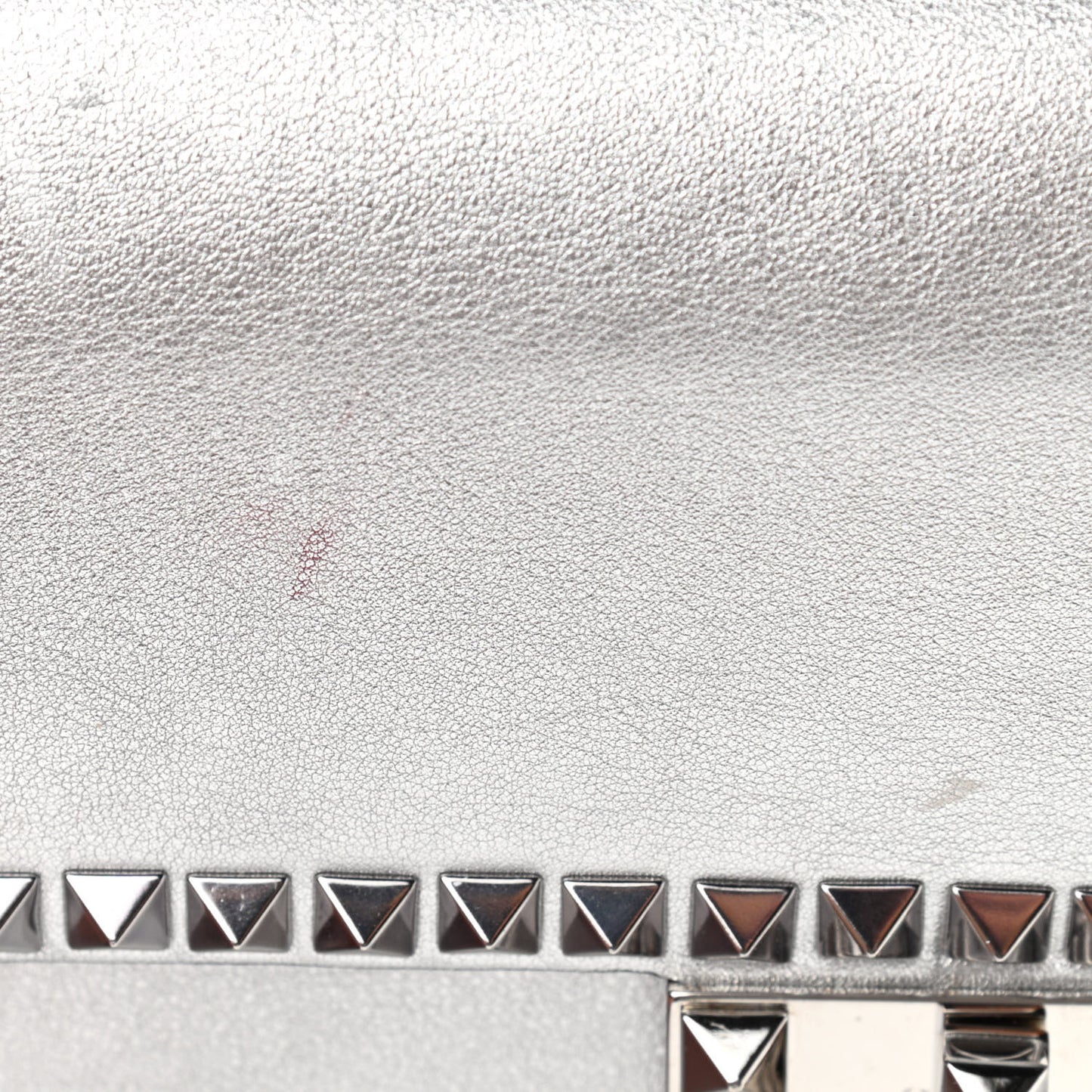 Vitello Rockstud No Limit Shoulder Bag Silver