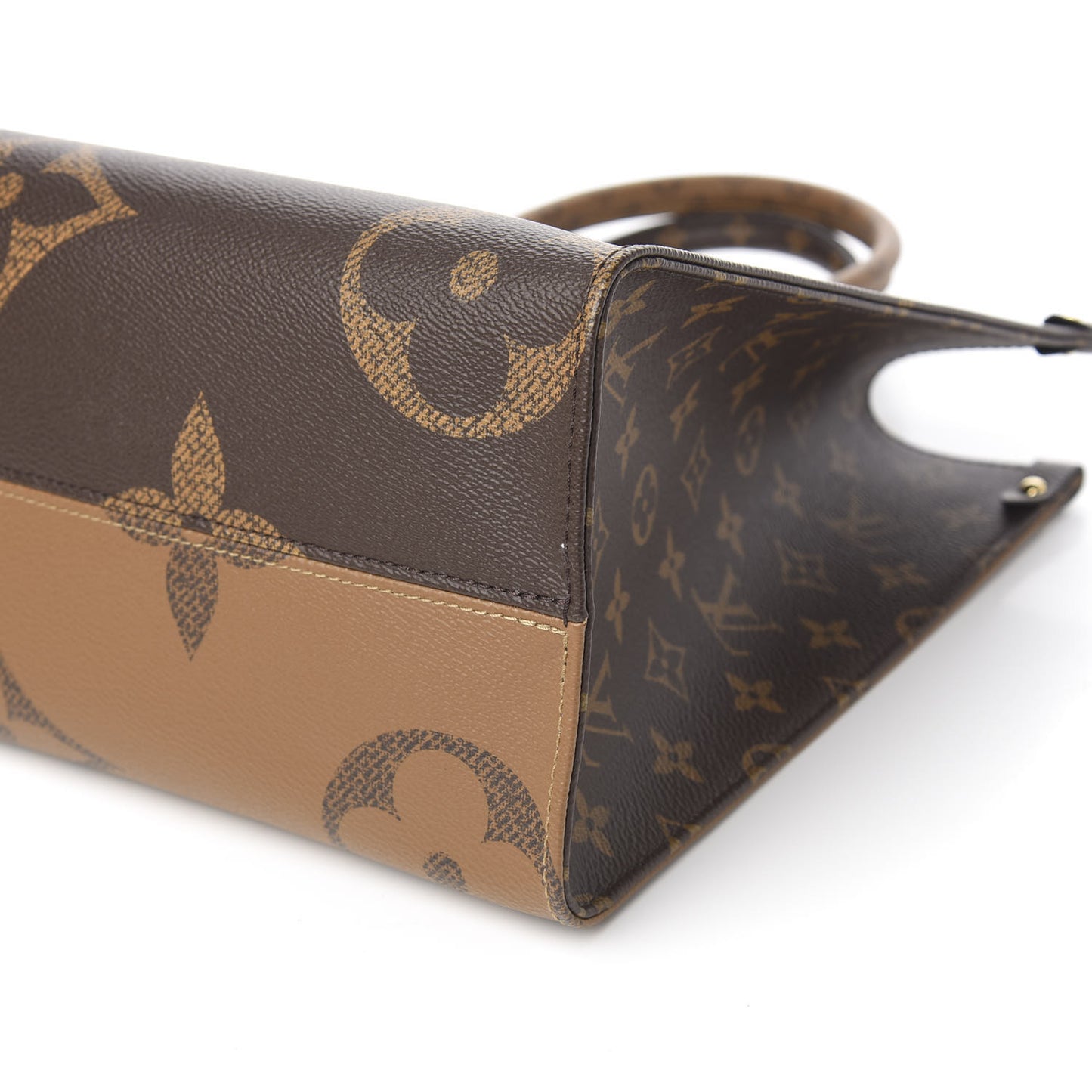 Reverse Monogram Giant Onthego MM