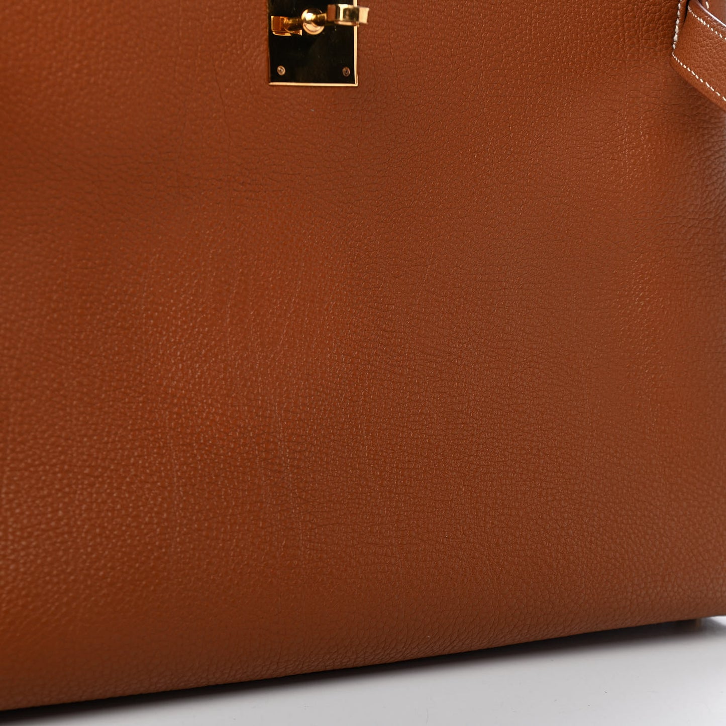 Togo Kelly Retourne 32 Gold