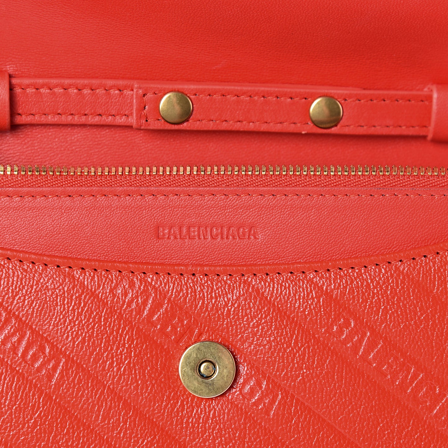 Shiny Goatskin Logo Embossed BB Wallet On Chain Vivid Red