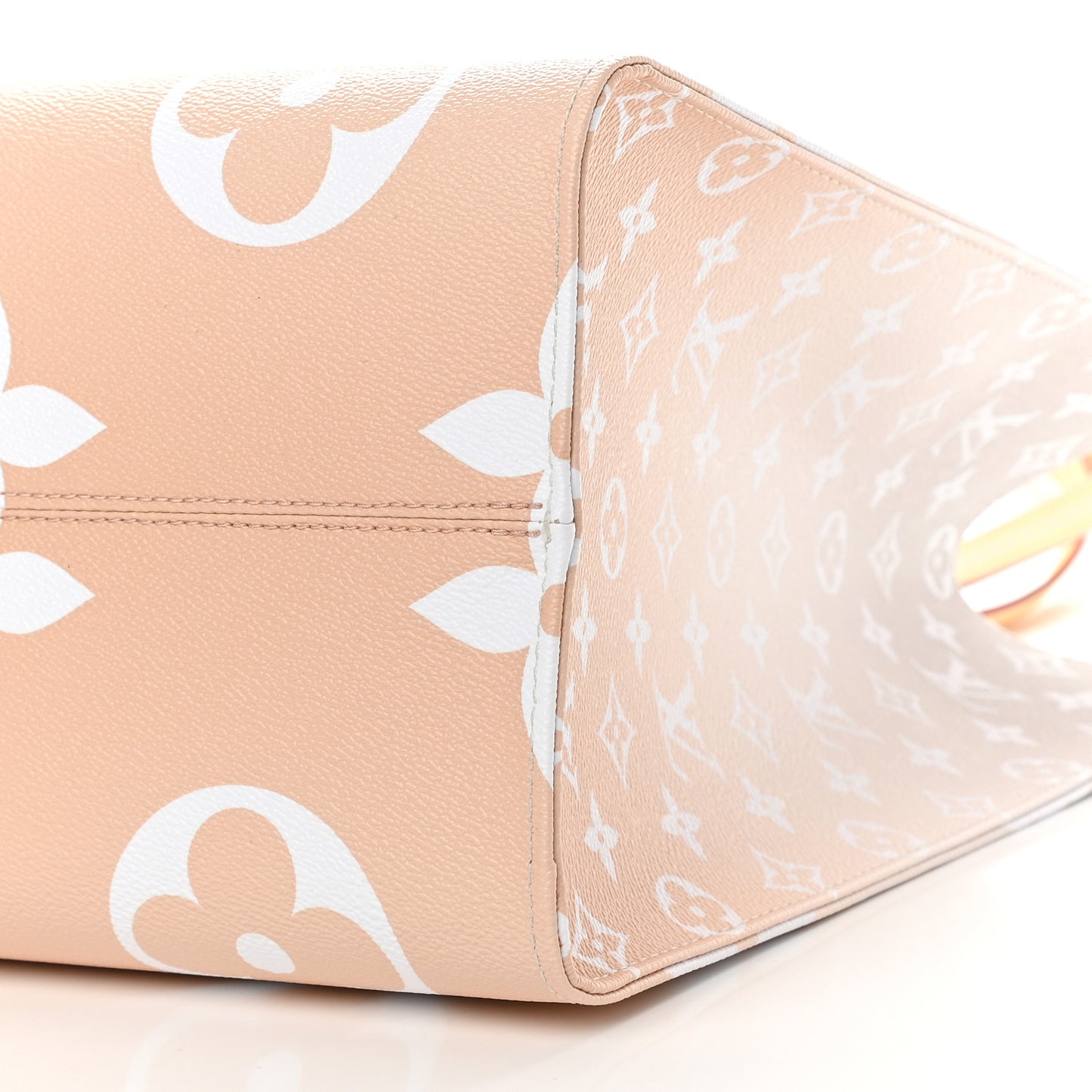 Monogram Giant By The Pool Onthego GM Brume