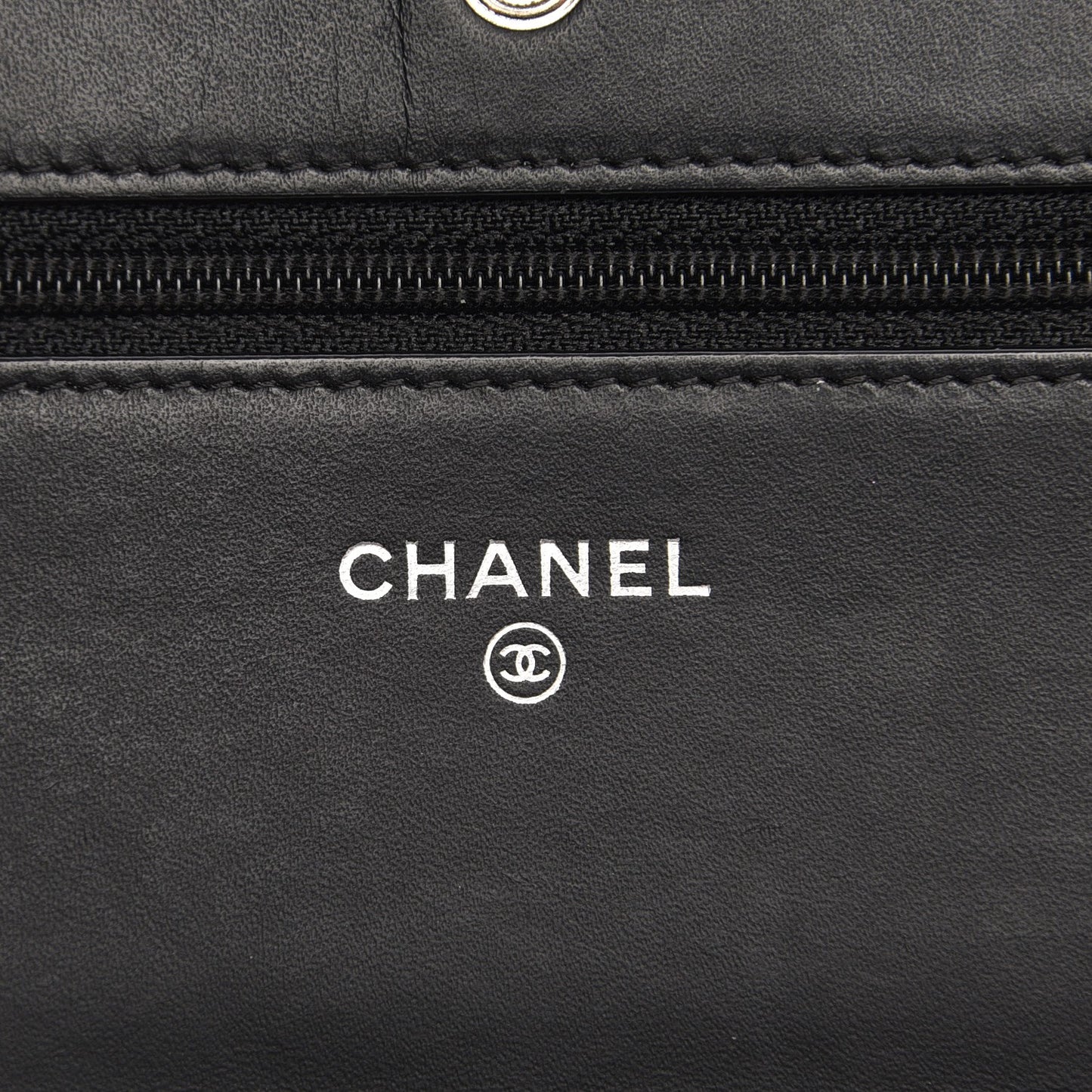 Patent Quilted Wallet On Chain WOC Black