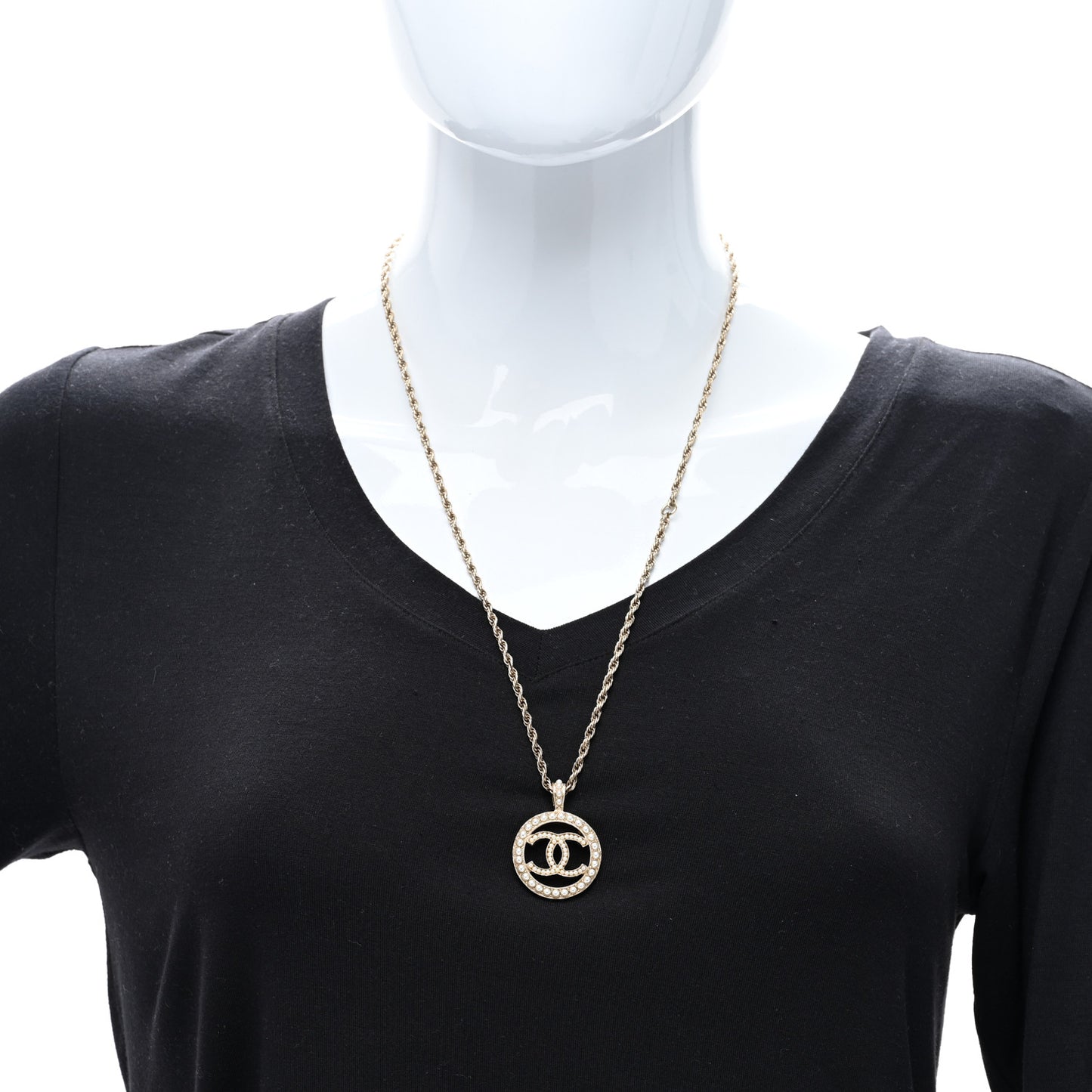 Pearl CC Round Pendant Necklace Gold