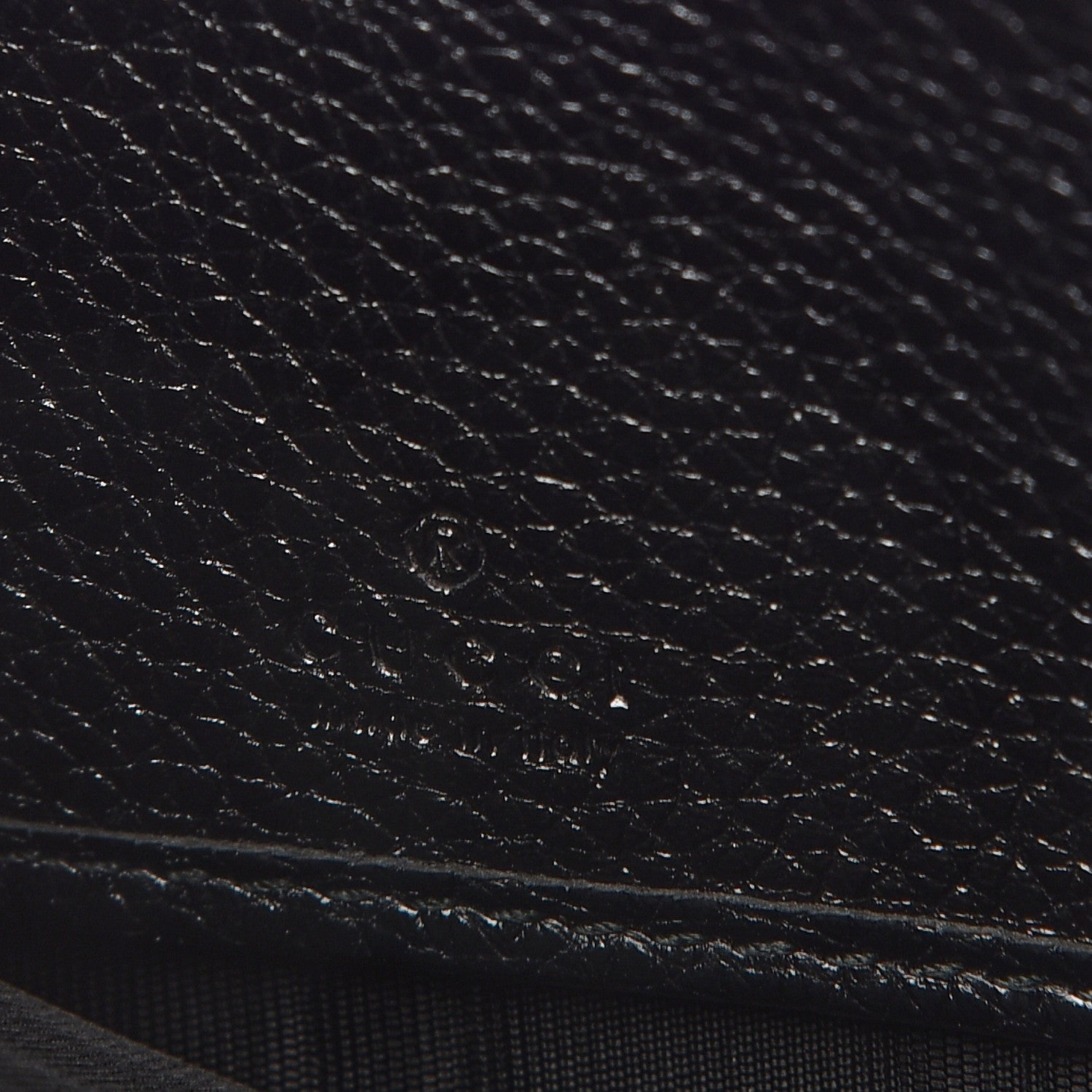 Gucci Grainy Calfskin Zumi Zip Around Wallet Black 6 of 6