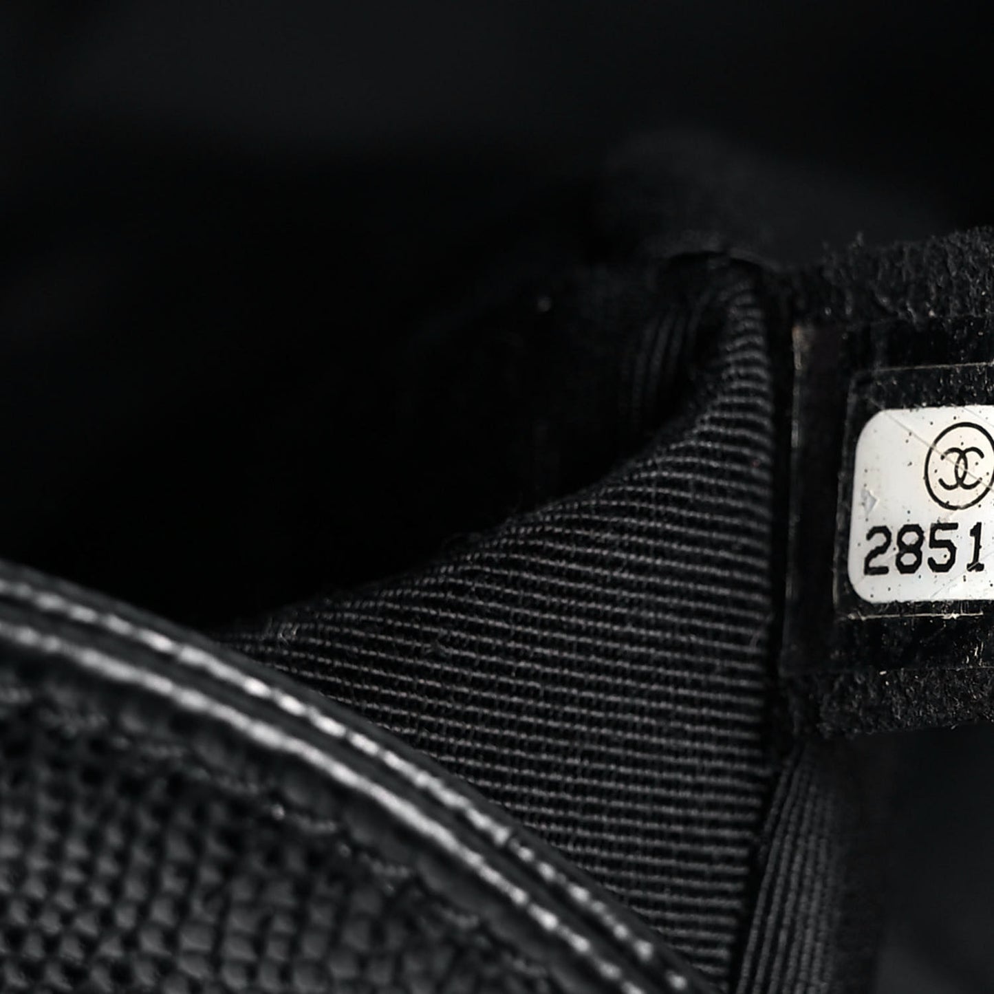Caviar Quilted Medium Boy Flap Black