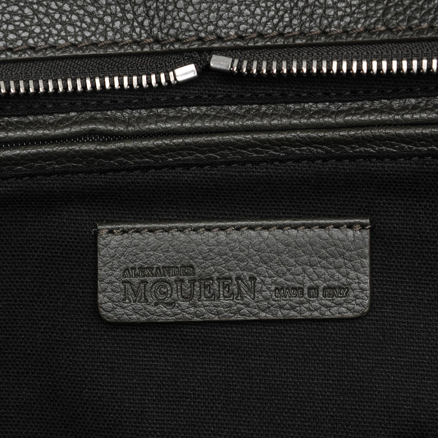 Pebbled Calfskin Large Skull Padlock Zip Around Tote Verde Militare