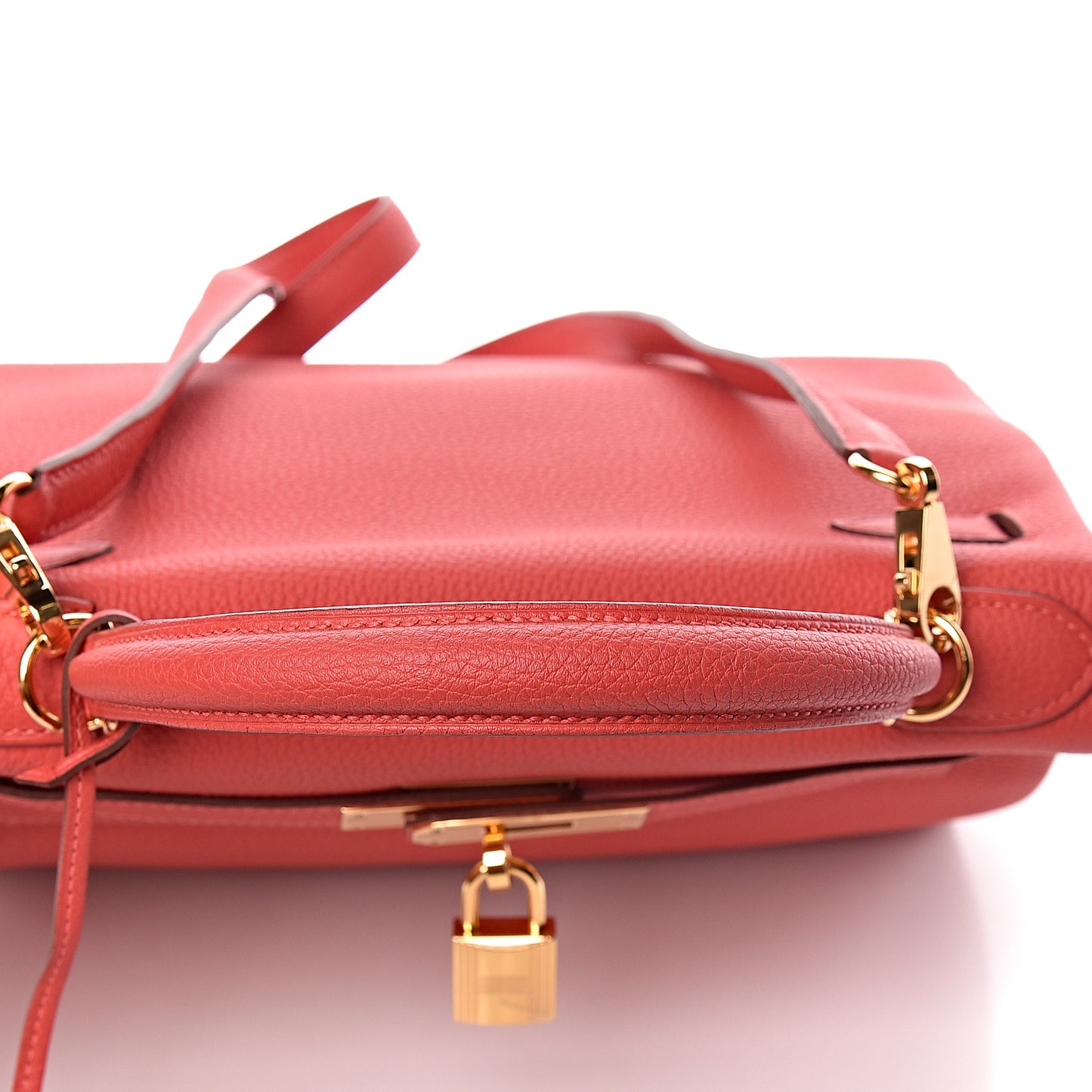 Togo Kelly Retourne 28 Rouge Pivoine