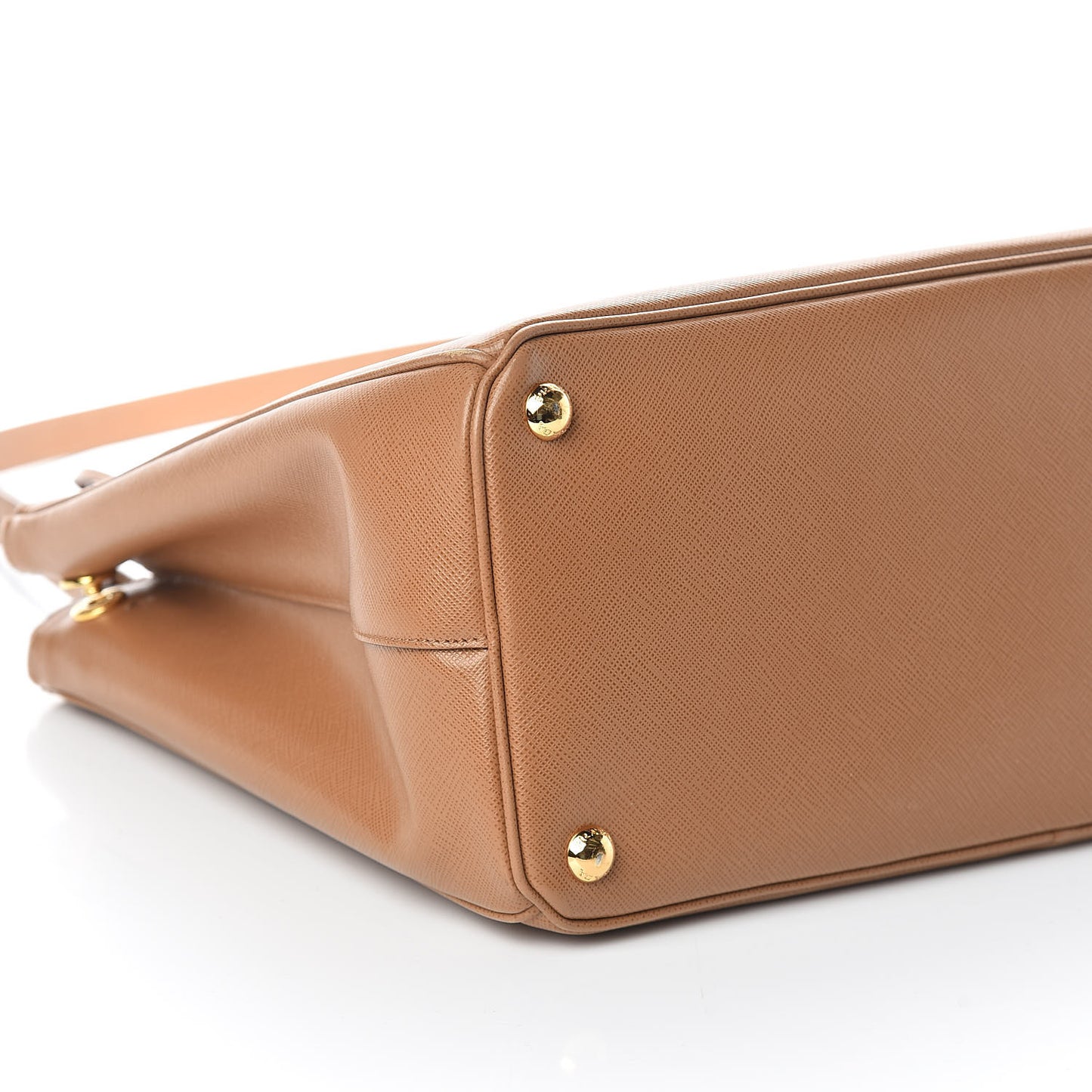 Saffiano Medium Galleria Double Zip Tote Caramel