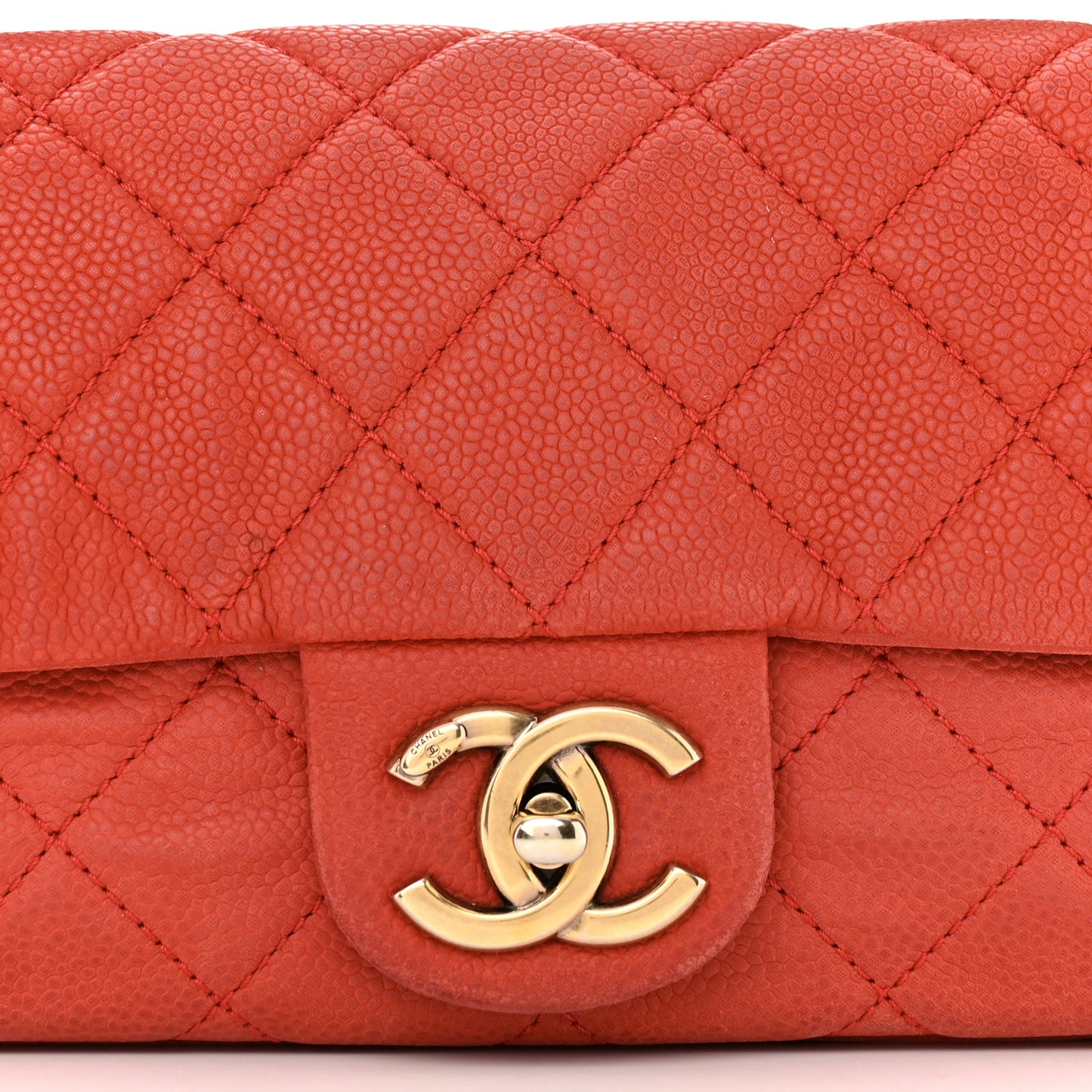 Iridescent Caviar Quilted Medium Chic Quilt Flap Red