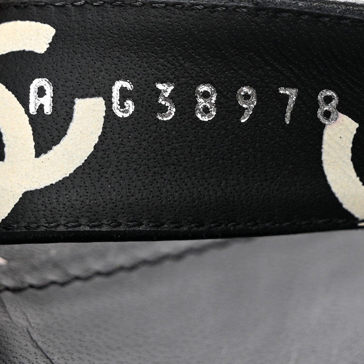 Chanel Printed Lambskin Coco Beach Thong Sandals 41 Black White 8 of 14