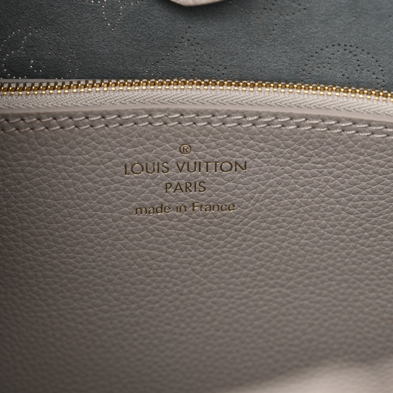 Louis Vuitton Mahina Carmel Hobo PM Brume Gray 6 of 12
