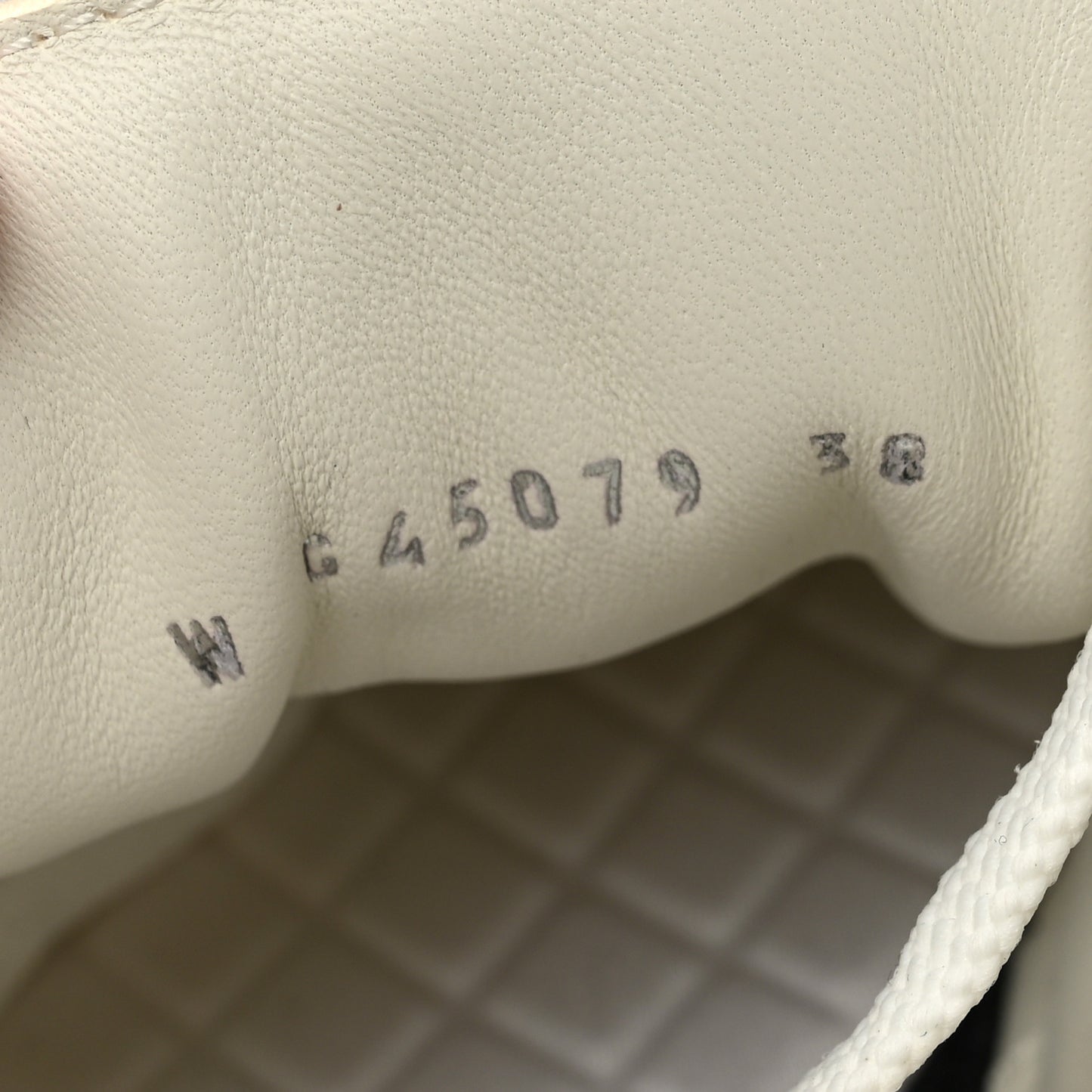 Calfskin CC Womens Sneakers 38 White
