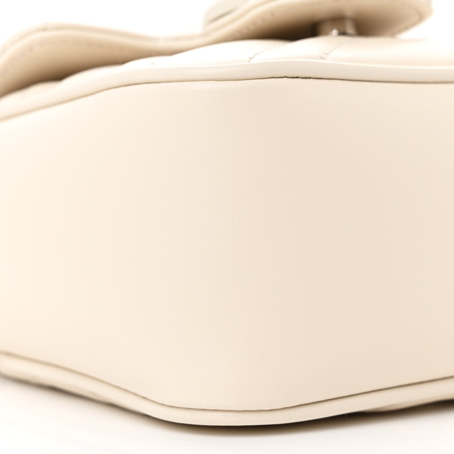 Calfskin Matelasse Monochrome GG Marmont Chain Belt Bag 95 Mystic White