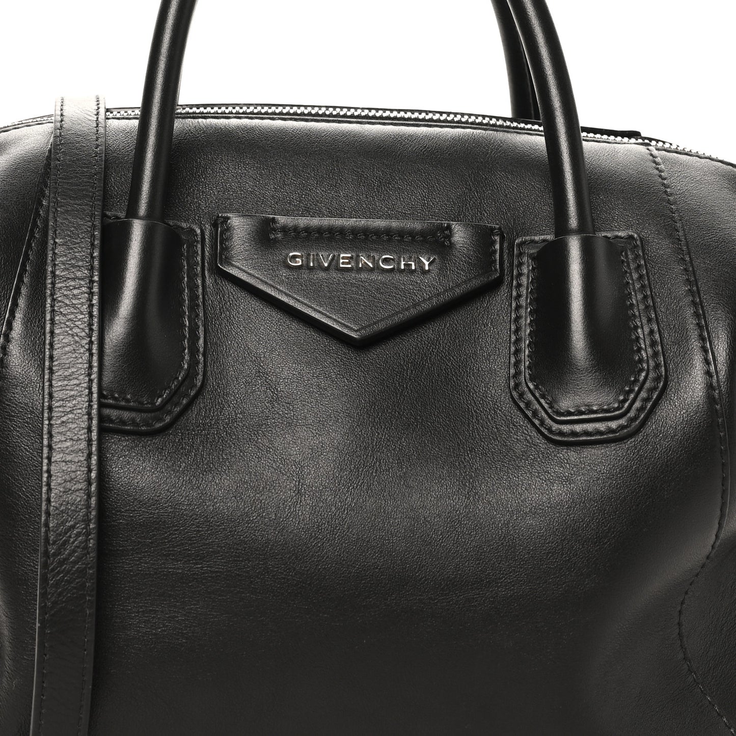 Smooth Calfskin Small Soft Antigona Black
