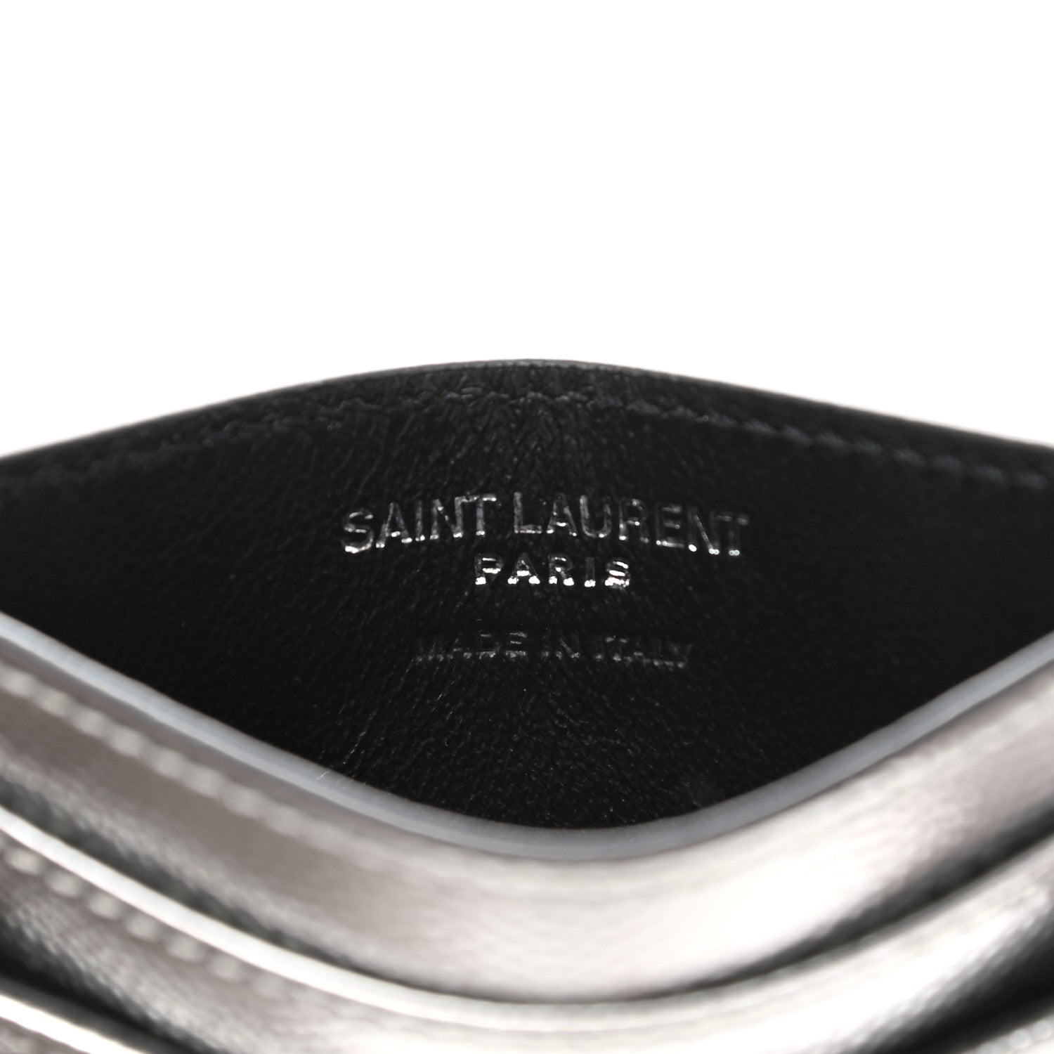 Saint Laurent Metallic Grain De Poudre Matelasse Chevron Monogram Credit Card Case Argento 6 of 7
