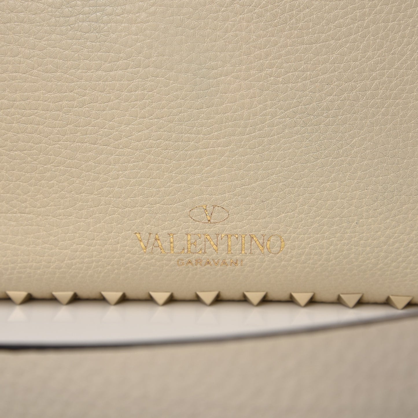 Pebbled Calfskin Small Rockstud Flip-Lock Messenger Bag Light Ivory