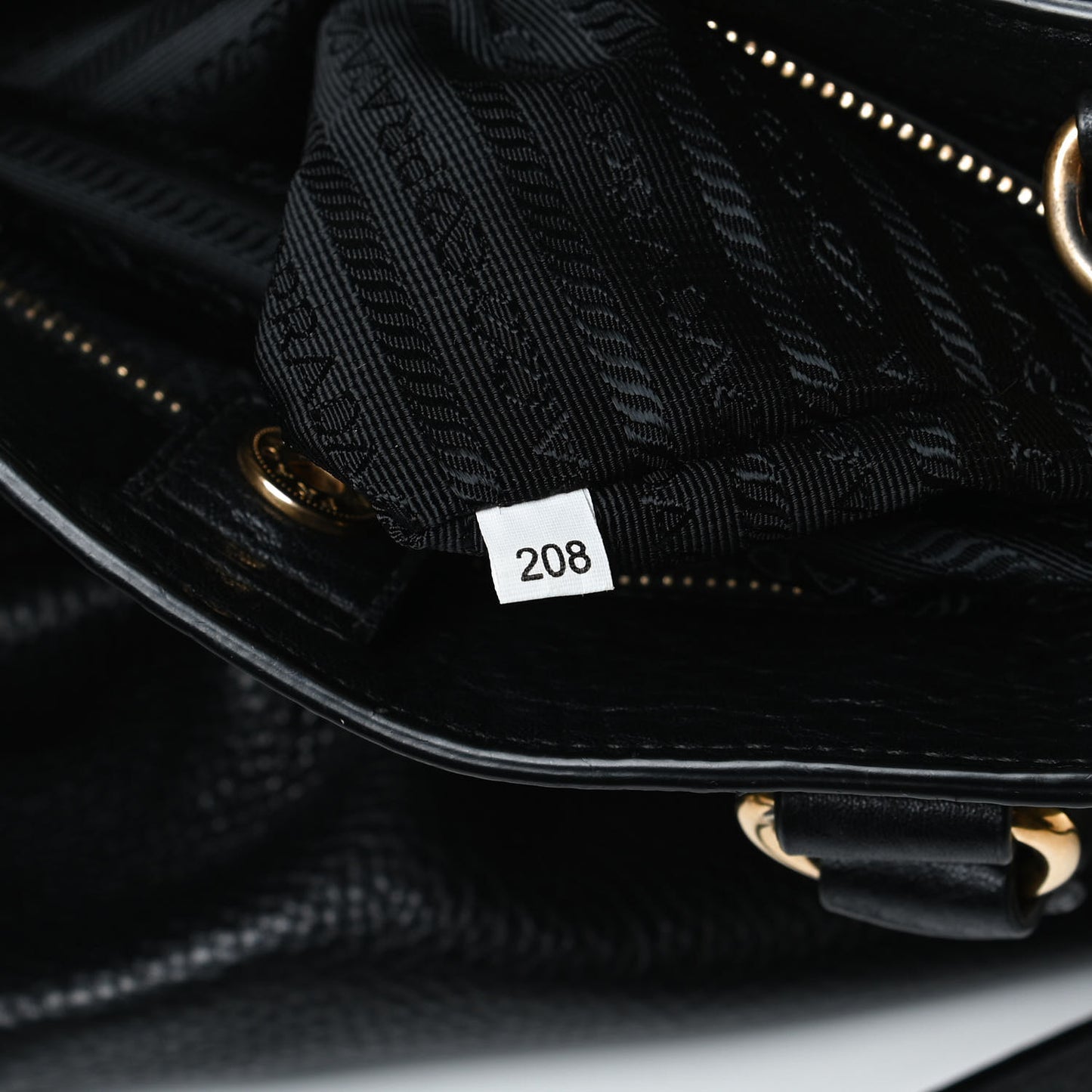 Vitello Daino Tote Black