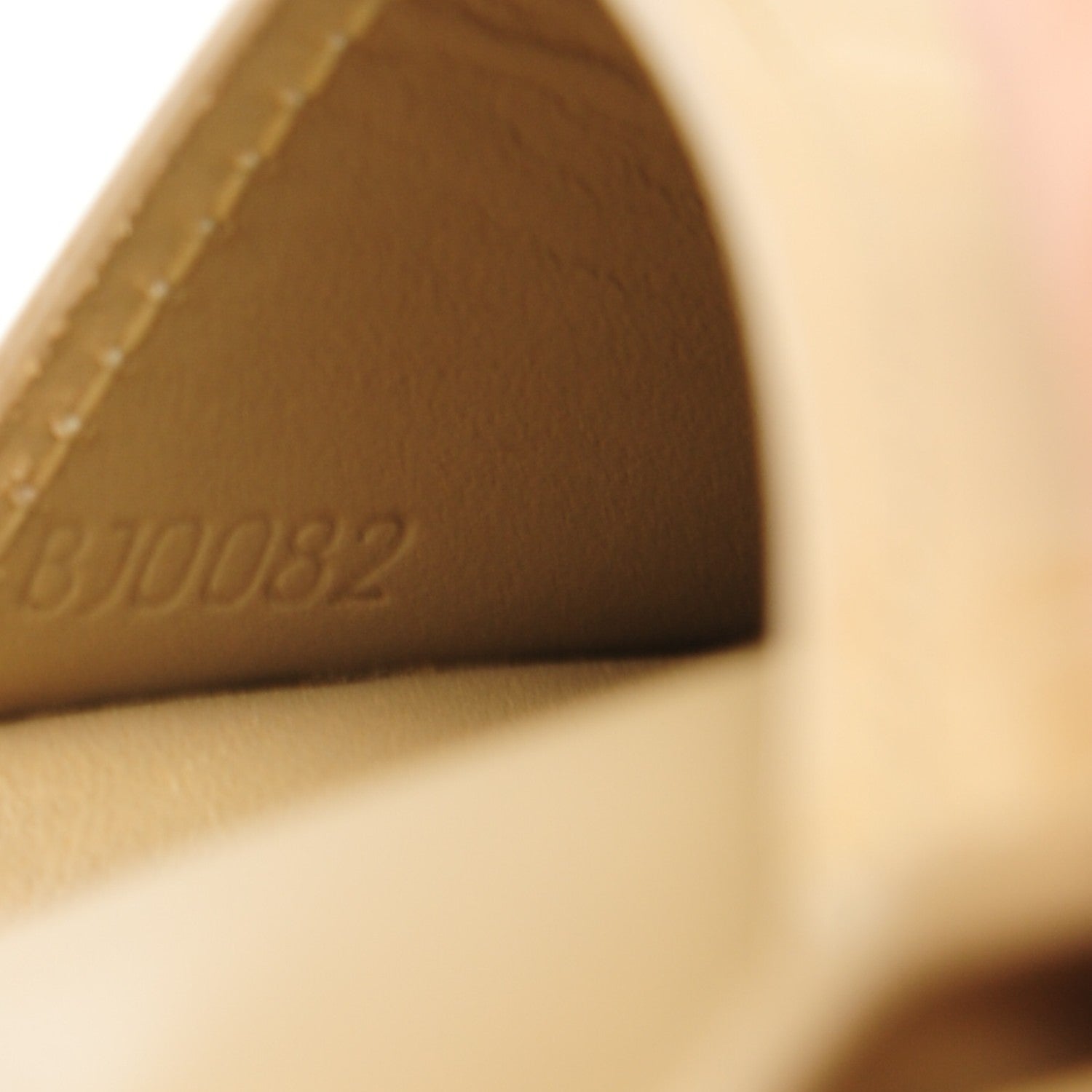 Louis Vuitton Vernis Ludlow Wallet Beige 7 of 7