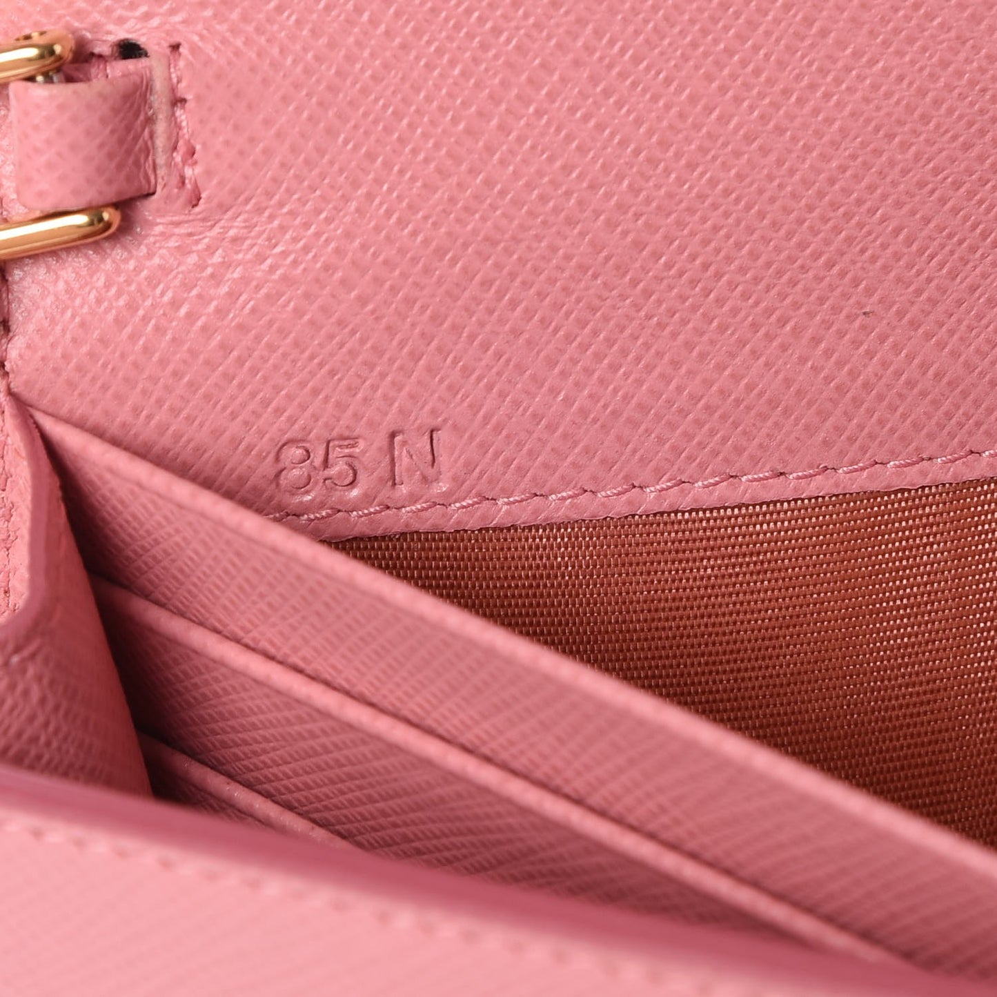 Saffiano Cahier Chain Wallet Petalo