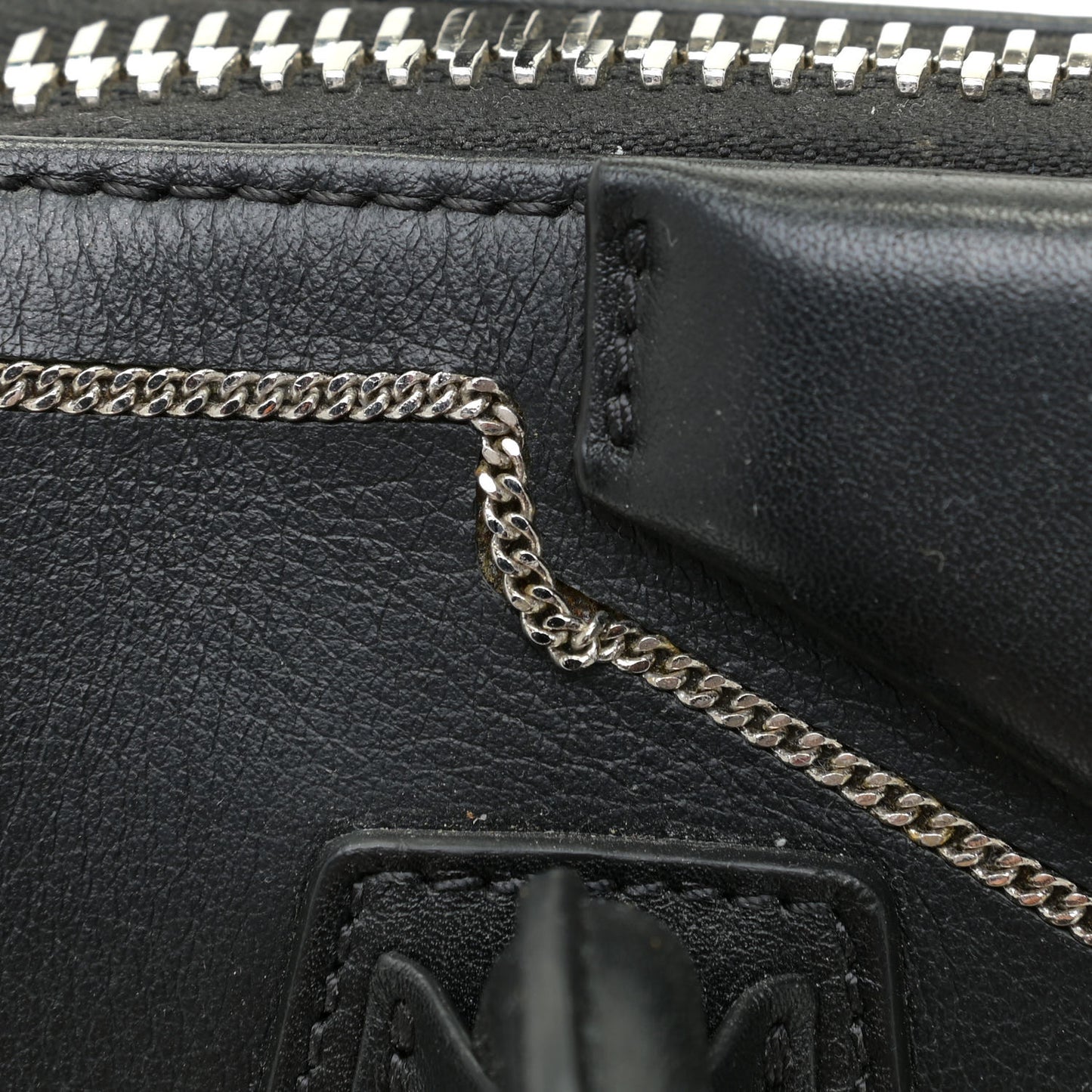 Buffed Calfskin Small Chain Antigona Black