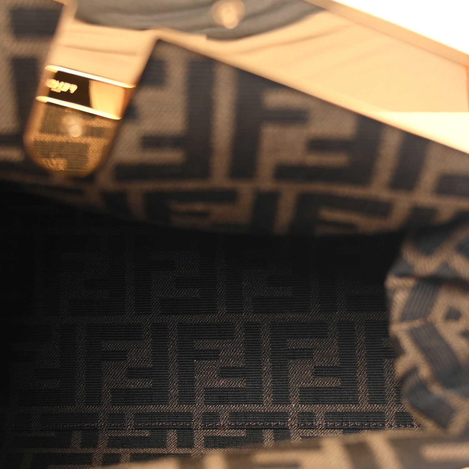 Fendi Shiny Nappa Medium Fendi First Poudre 4 of 10