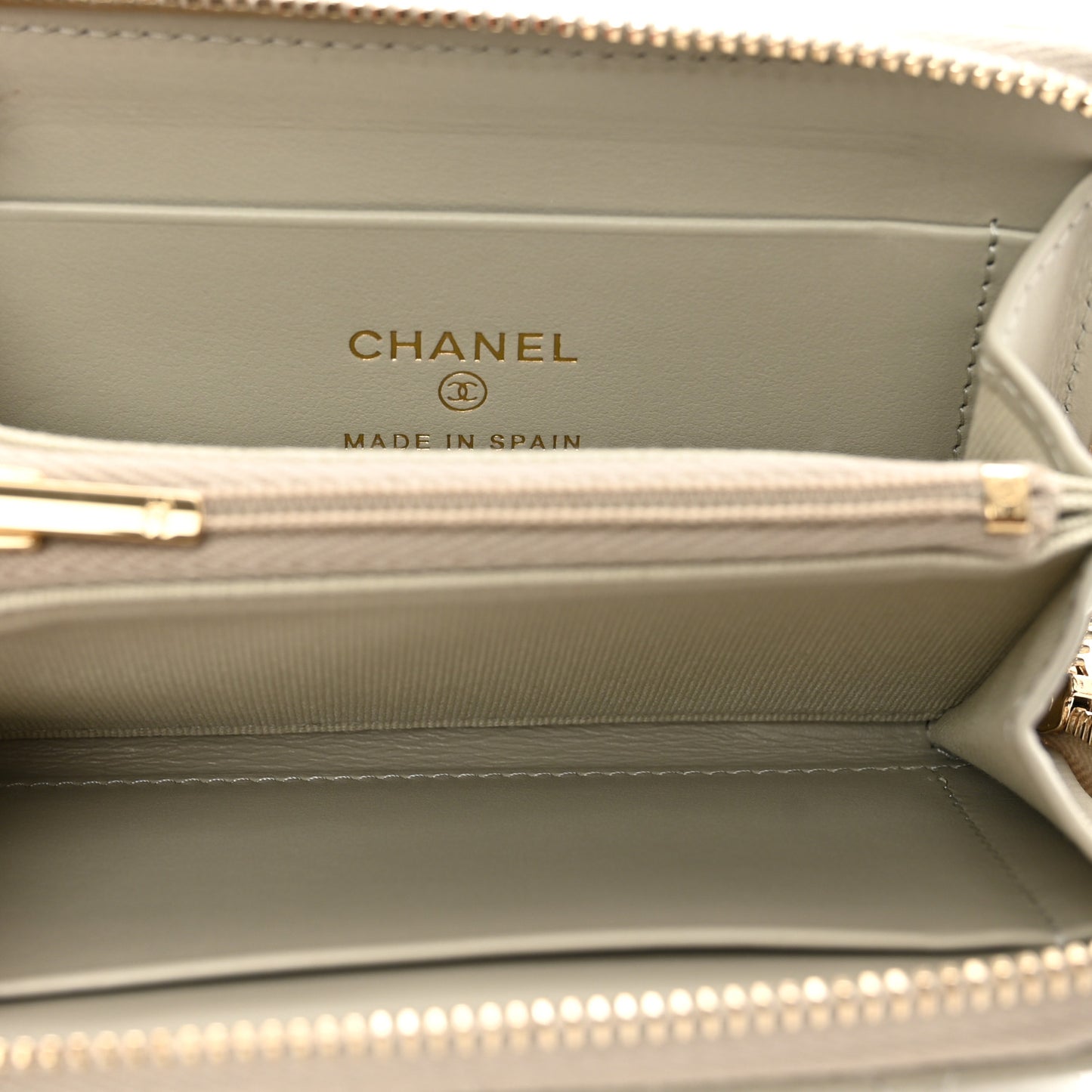 Caviar Quilted Zipped Coin Purse White