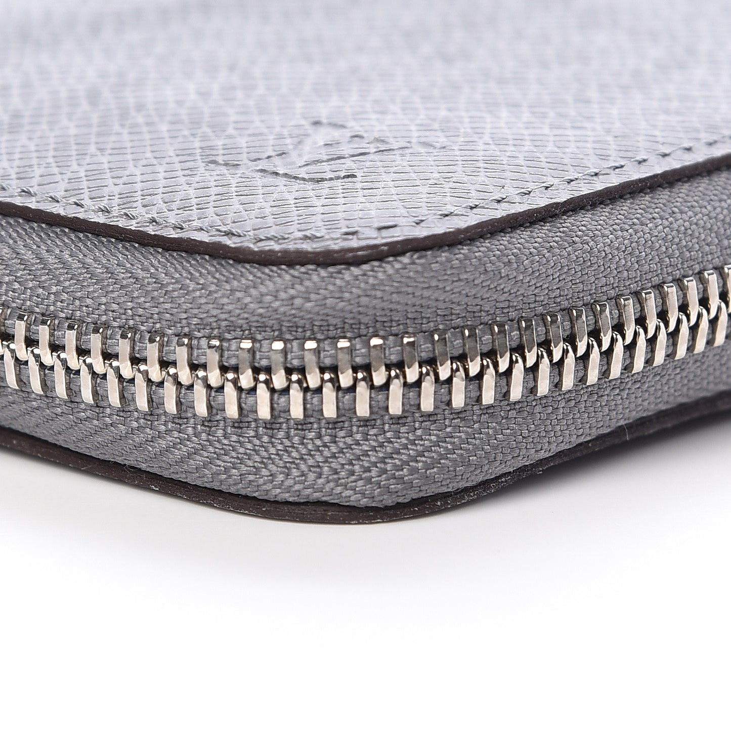 Taiga Vertical Zippy Wallet Glacier