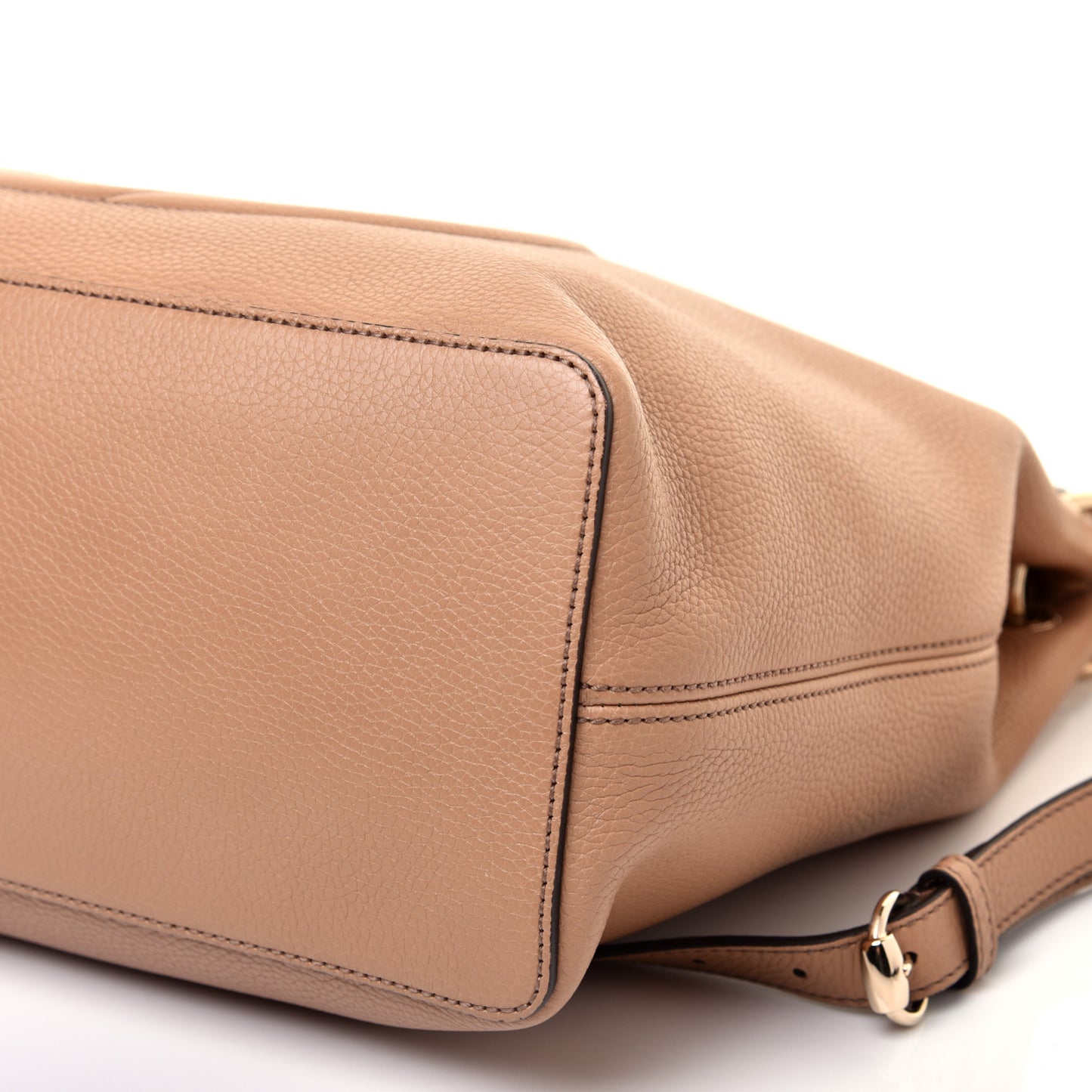 Pebbled Calfskin Large Soho Hobo Camelia