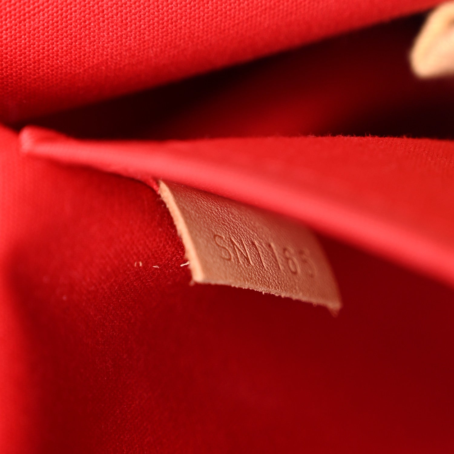 Louis Vuitton Vernis Santa Monica MV Cherry 7 of 12