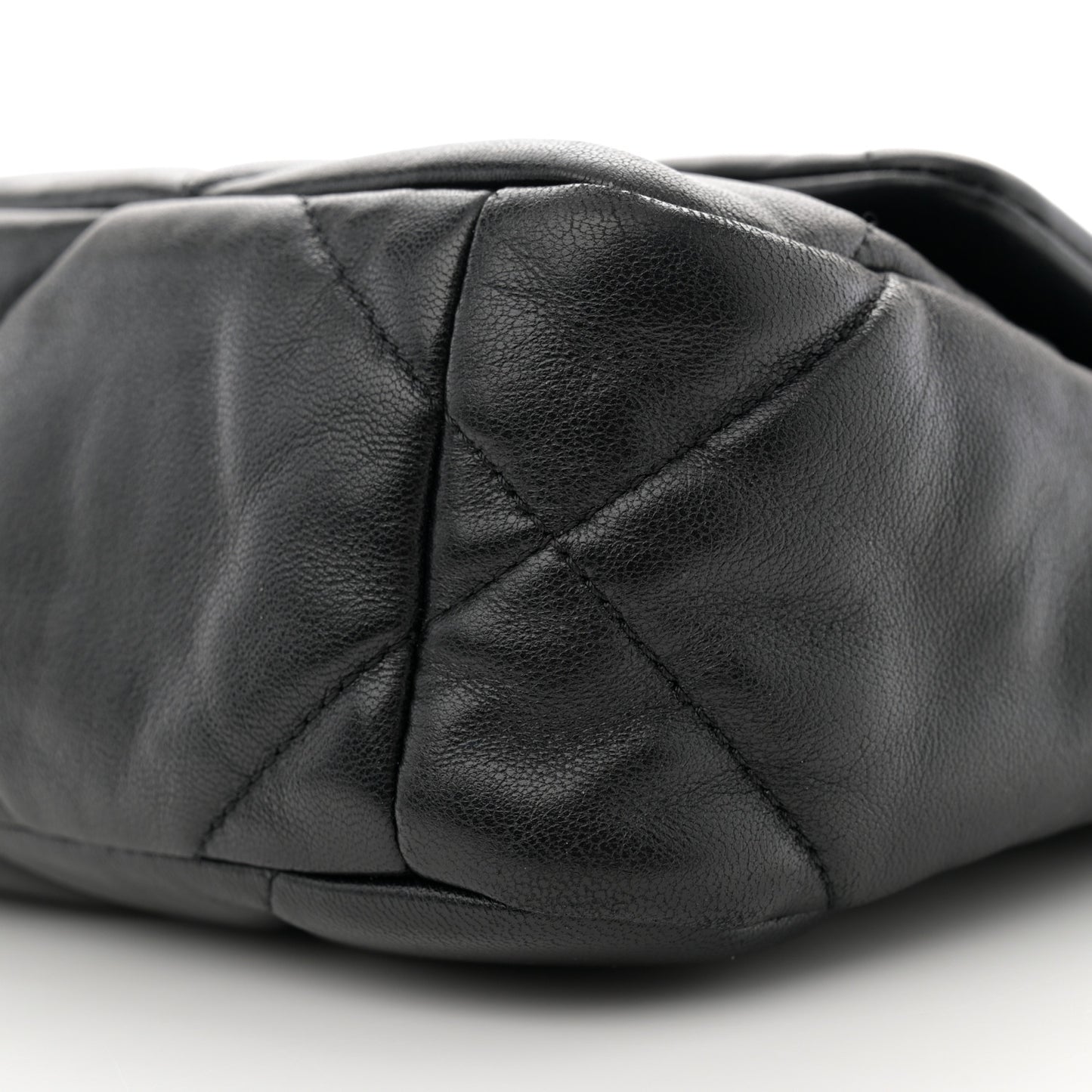Lambskin Quilted Medium Chanel 19 Flap Black