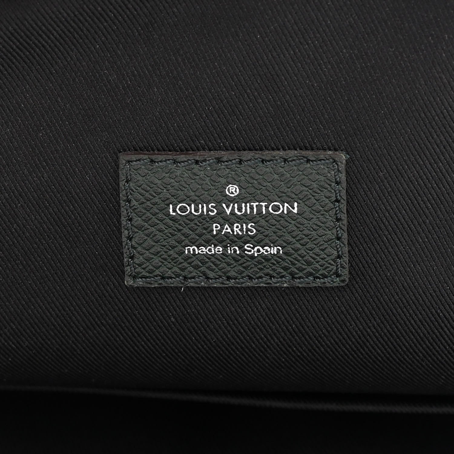Louis Vuitton Taiga Avenue Sling Bag Epicea 6 of 12