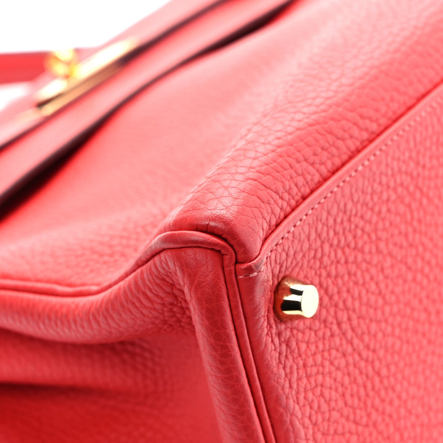 Taurillon Clemence Kelly Retourne 32 Rouge Pivoine